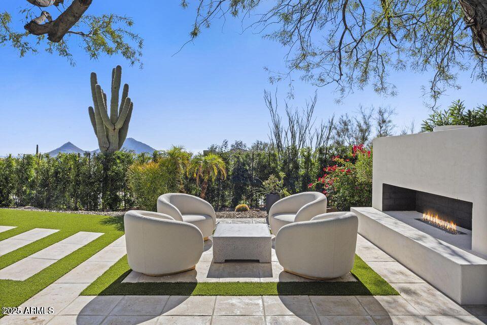 SCOTTSDALE MOUNTAIN - Residential