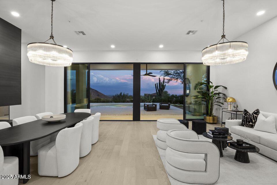 SCOTTSDALE MOUNTAIN - Residential