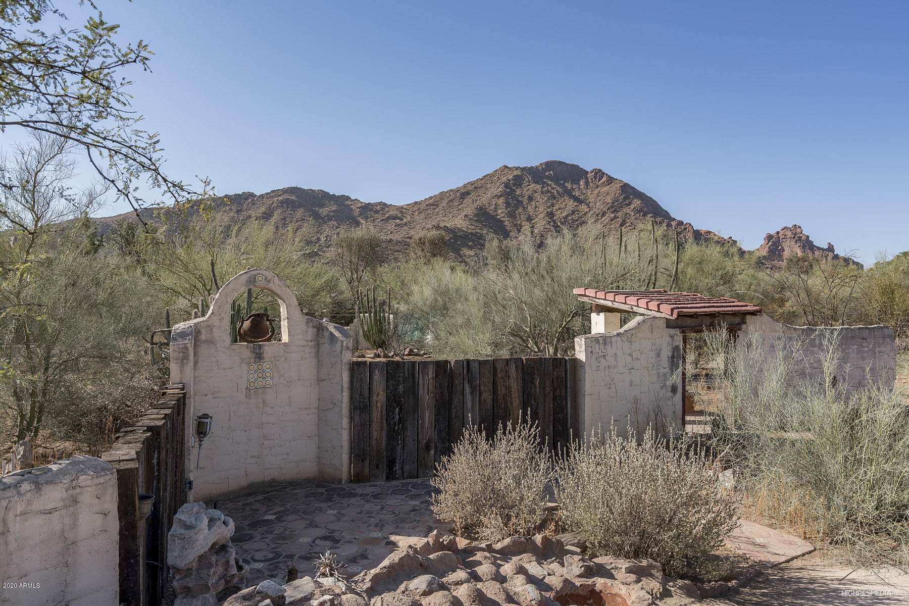 JOKAKE CAMELBACK PROPERTIES TRACT A - Land