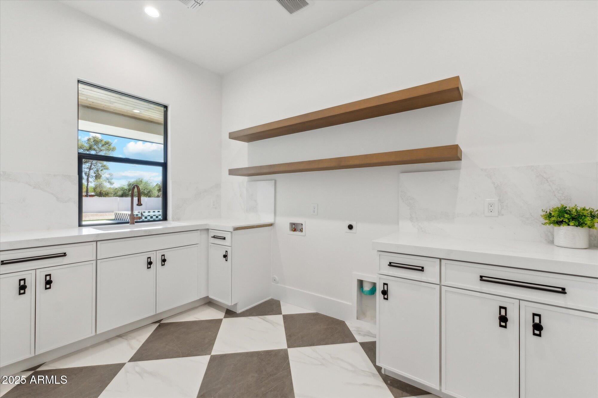 DESERT ESTATES UNIT 14 - Residential