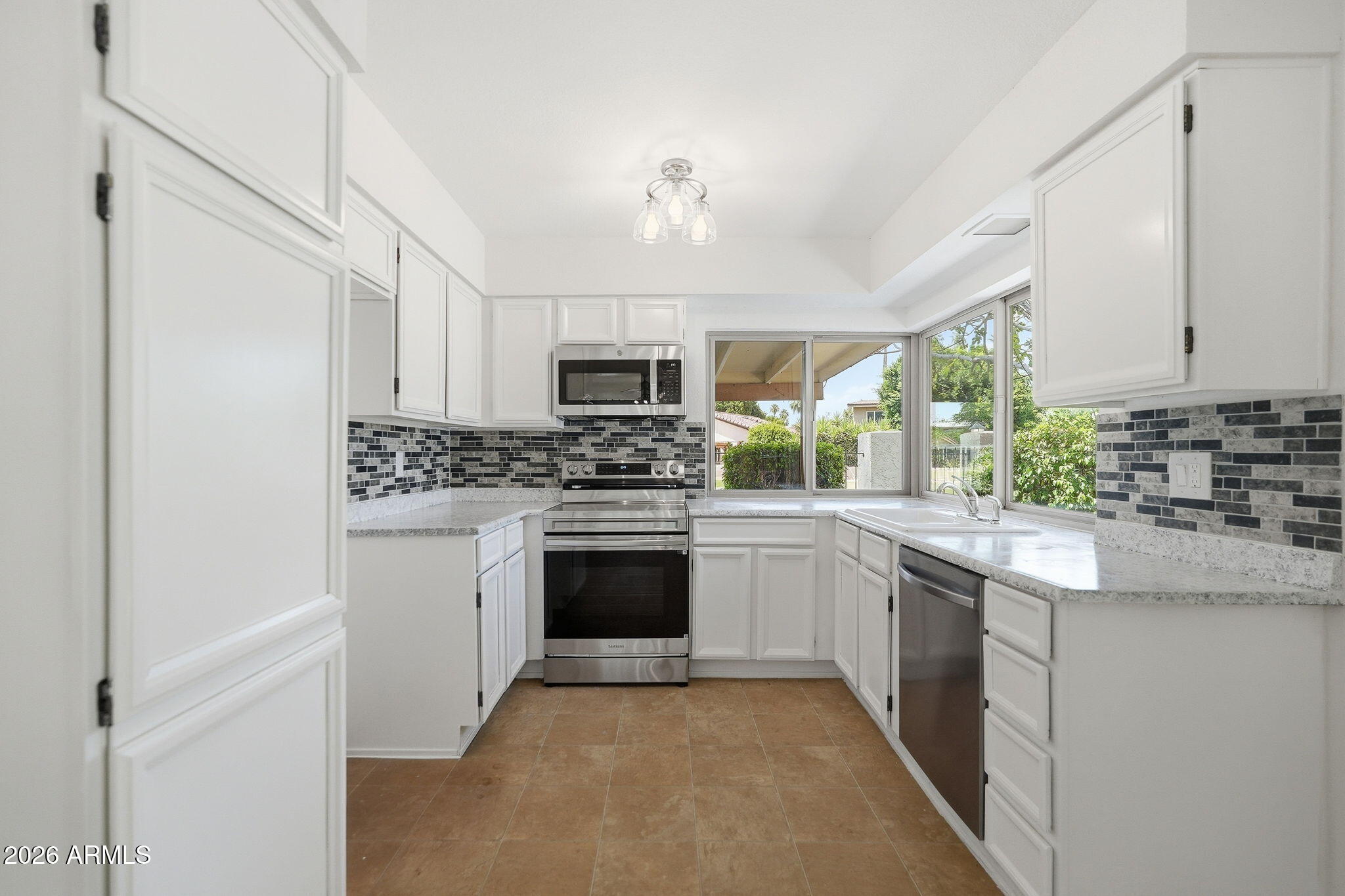 LAKES TRACT R1 - Residential