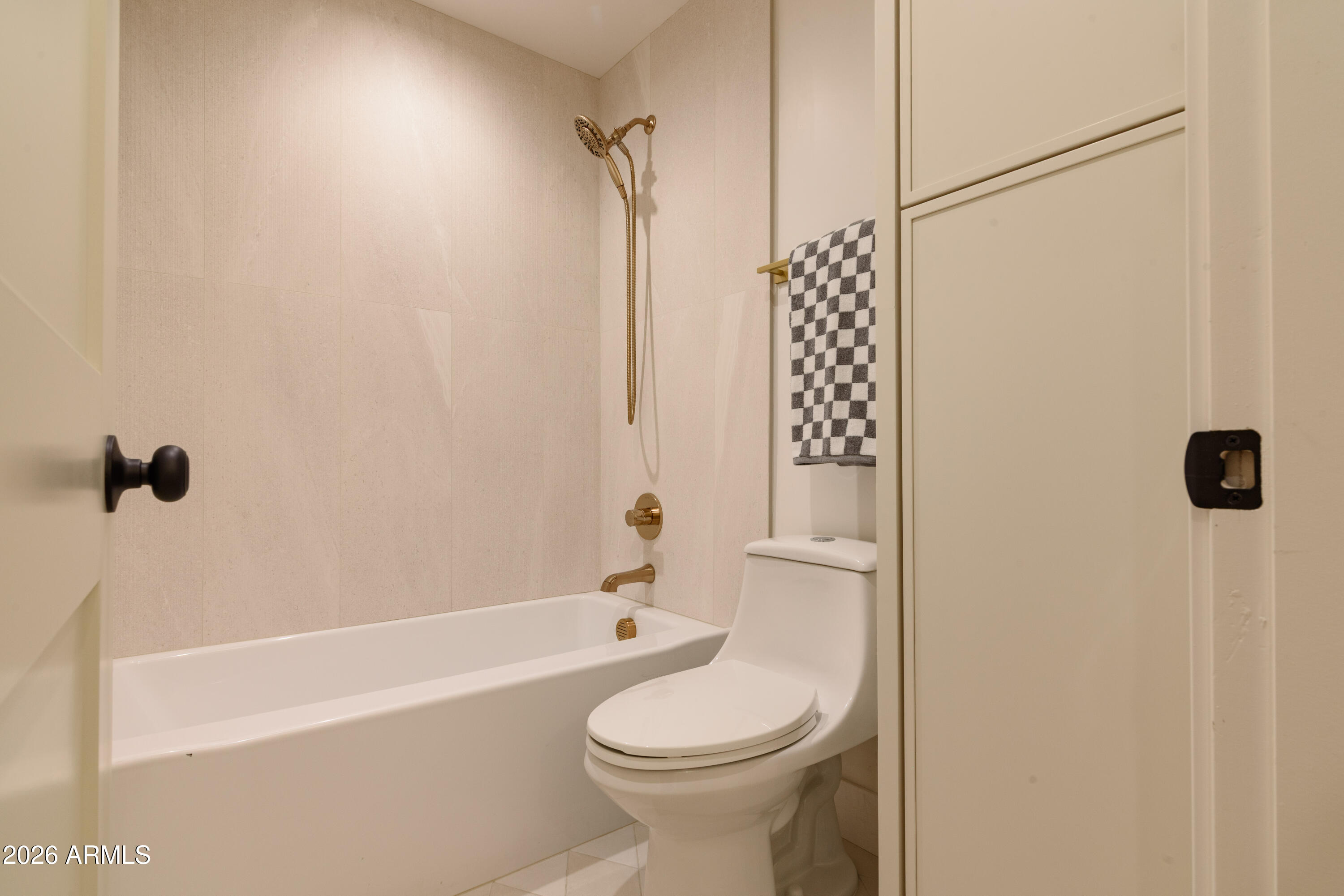 CHRIS GILGIANS CAMELBACK VILLAGE UNIT 2 - Residential