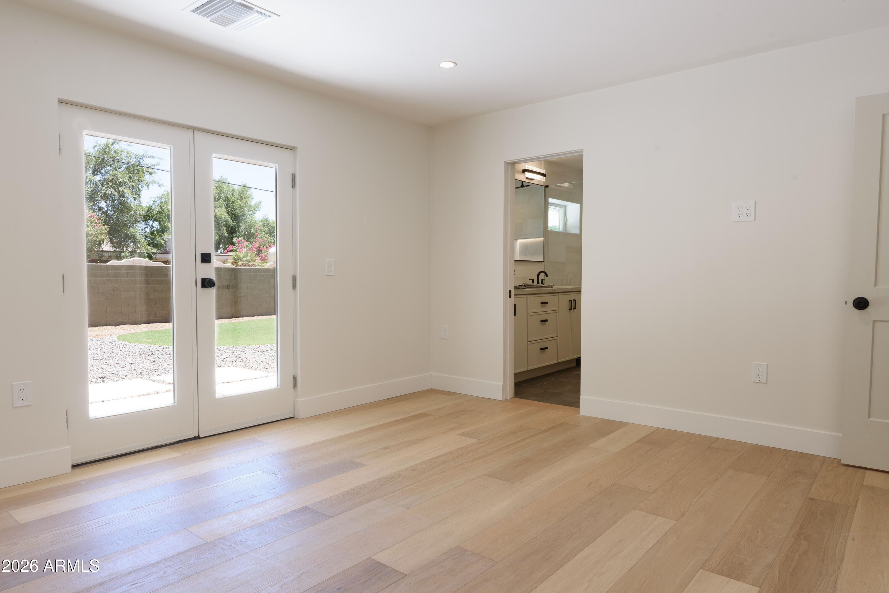 CHRIS GILGIANS CAMELBACK VILLAGE UNIT 2 - Residential