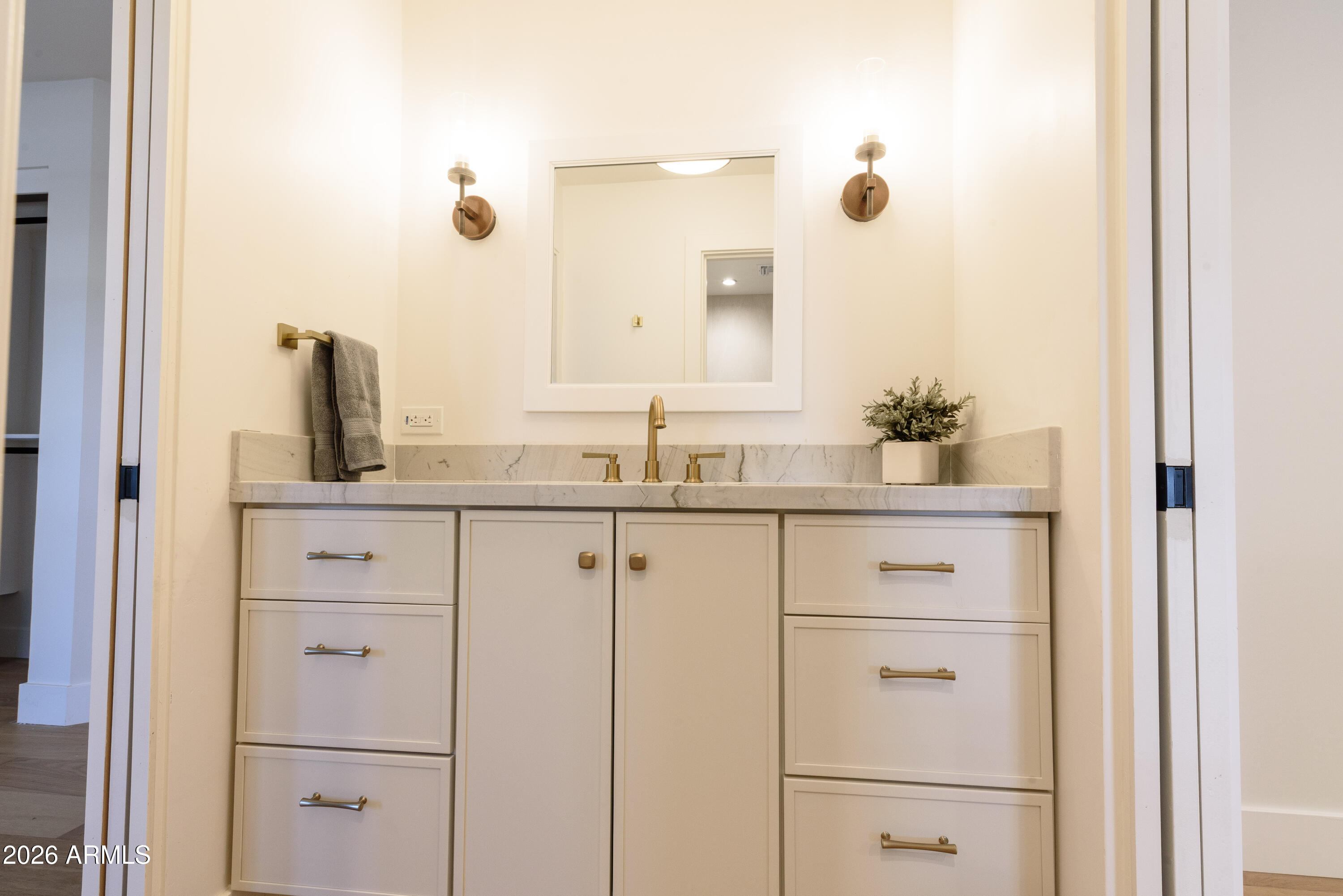 CHRIS GILGIANS CAMELBACK VILLAGE UNIT 2 - Residential