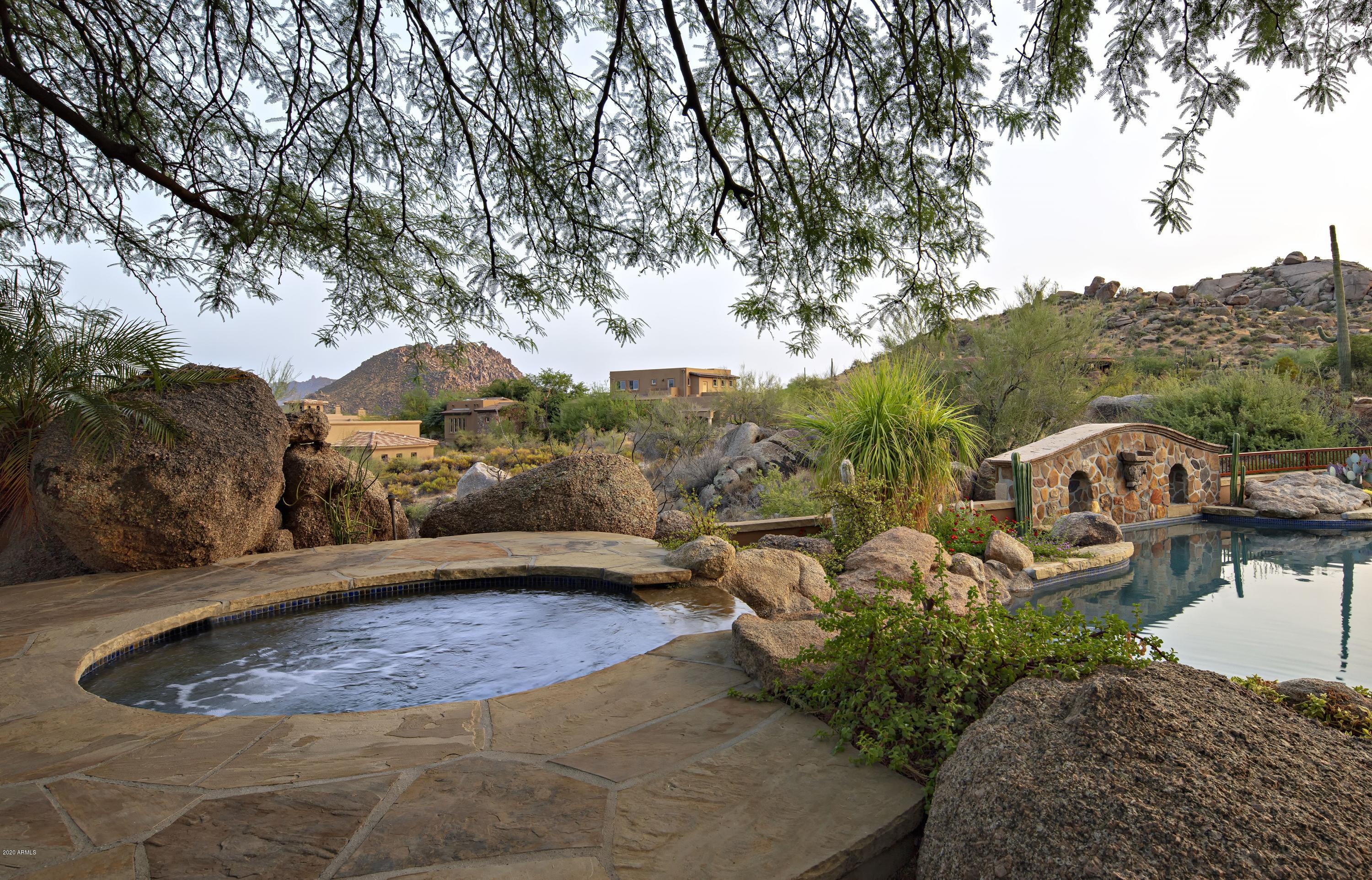 PINNACLE CANYON - Residential
