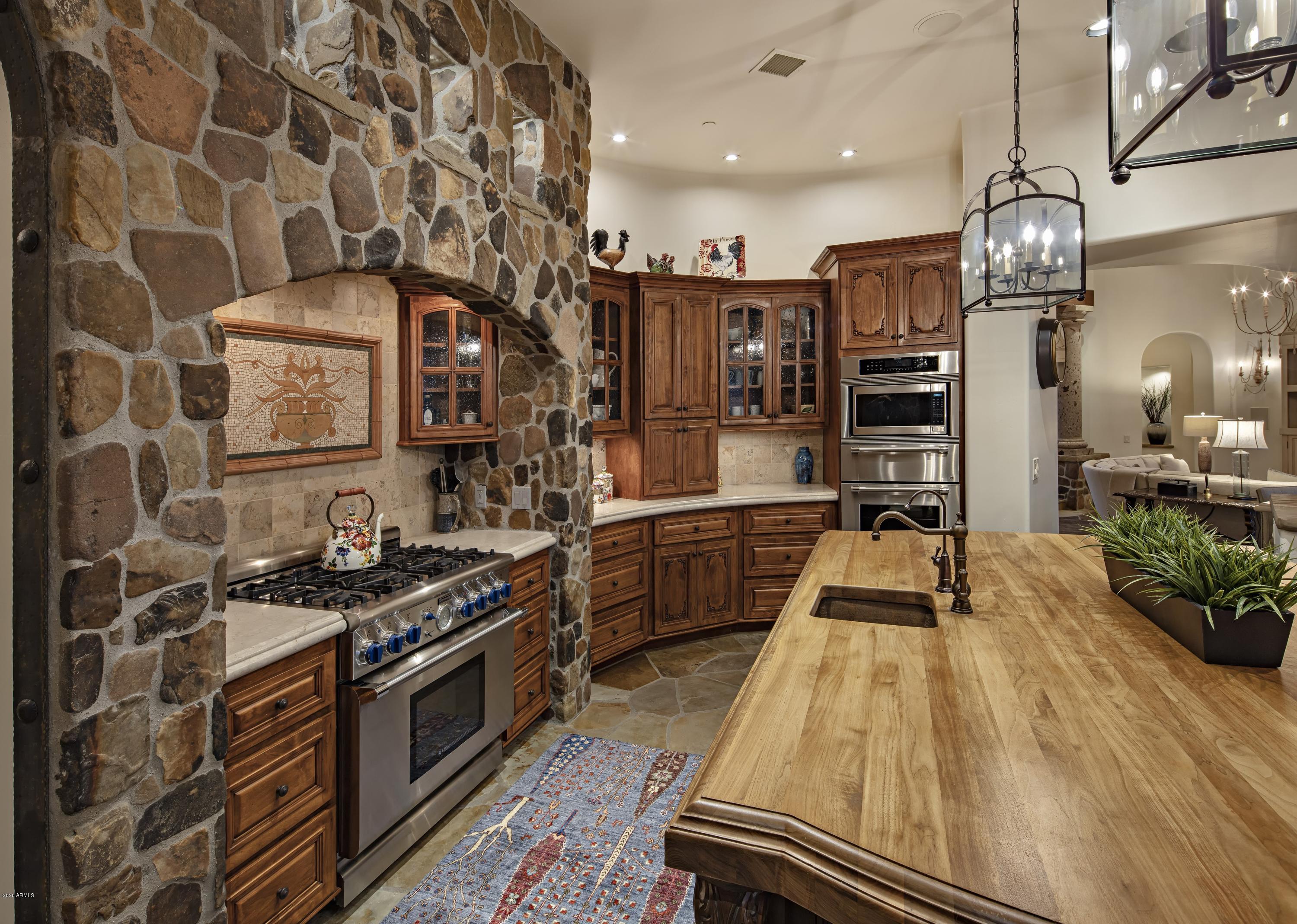 PINNACLE CANYON - Residential
