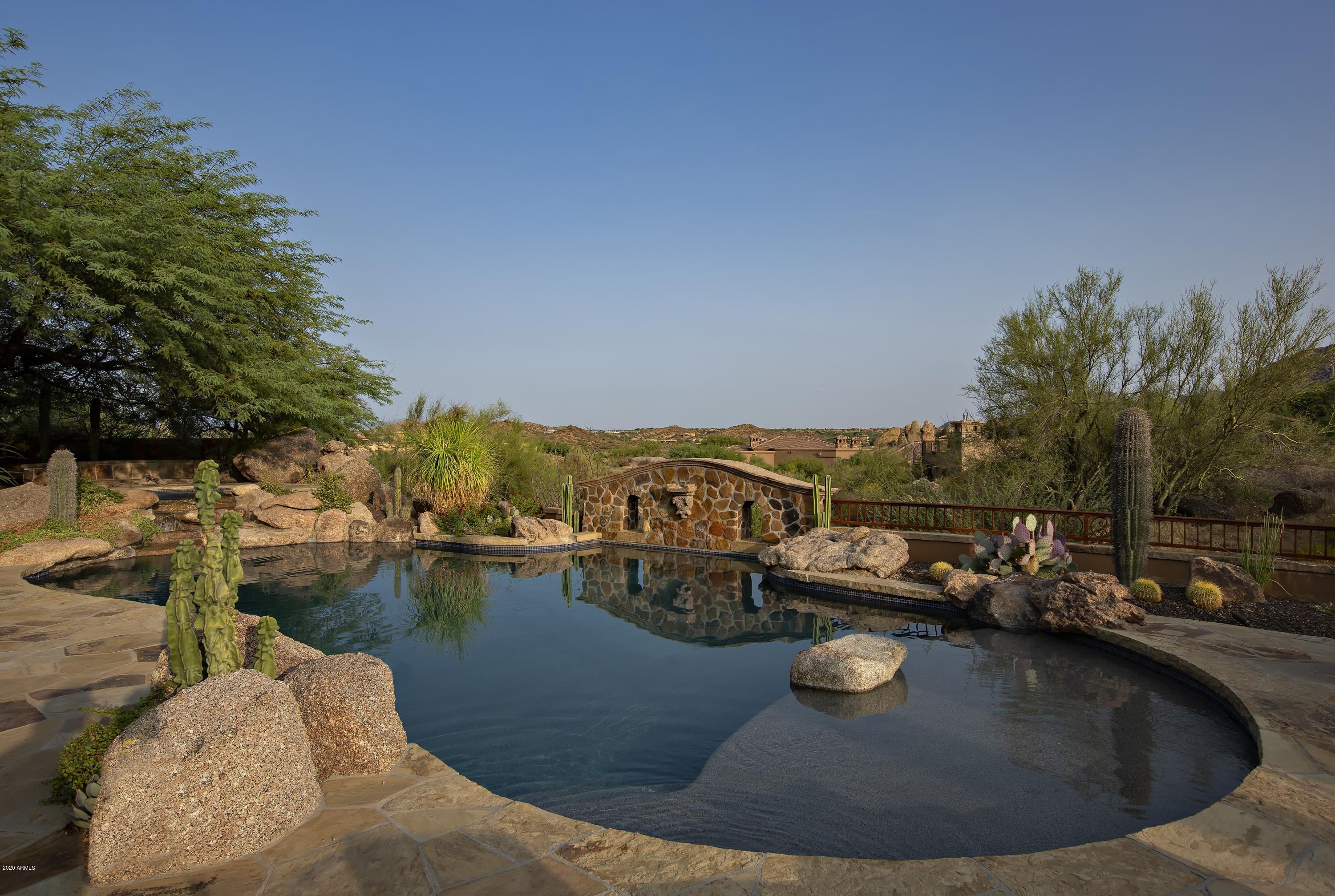 PINNACLE CANYON - Residential