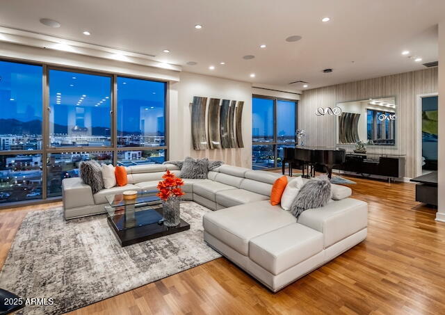 PLAZA LOFTS - Residential