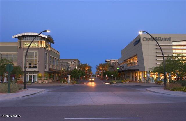 PLAZA LOFTS - Residential