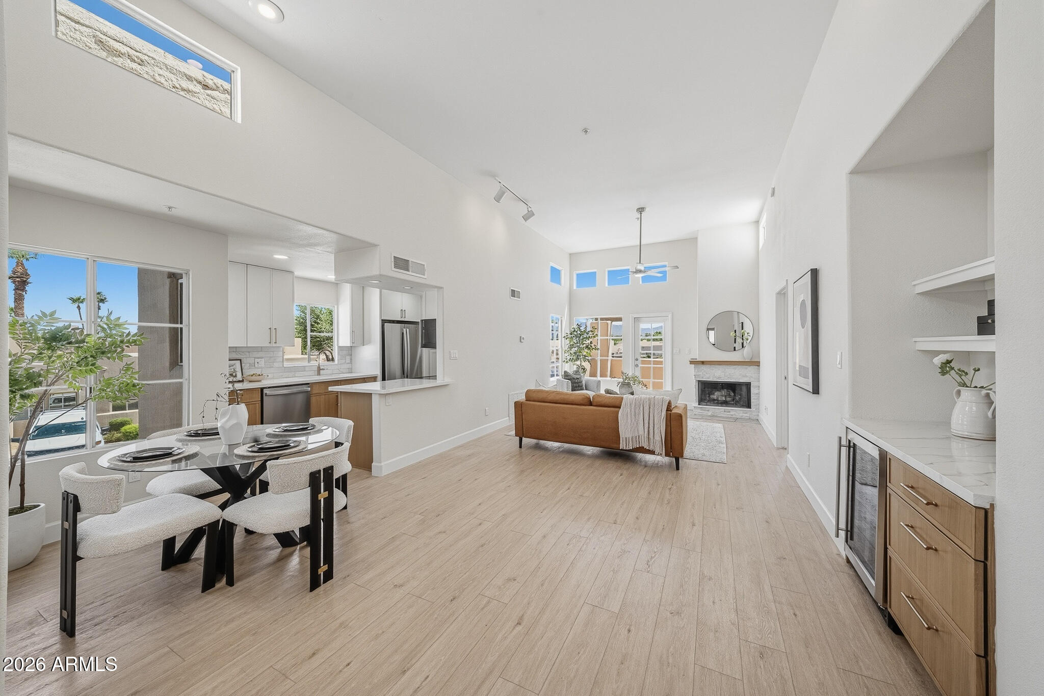 MISSION DEL ARROYOS CONDOMINIUM - Residential