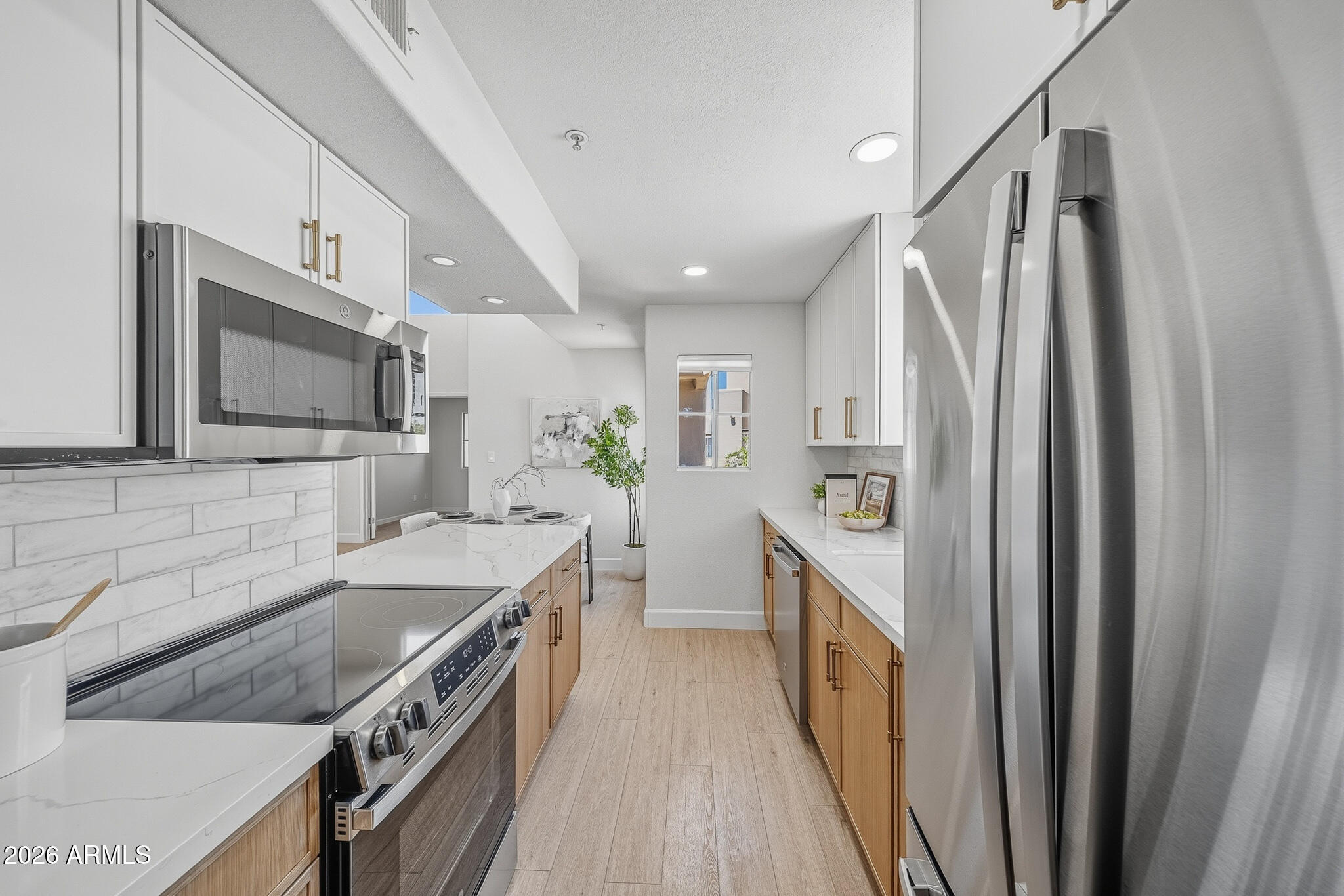 MISSION DEL ARROYOS CONDOMINIUM - Residential