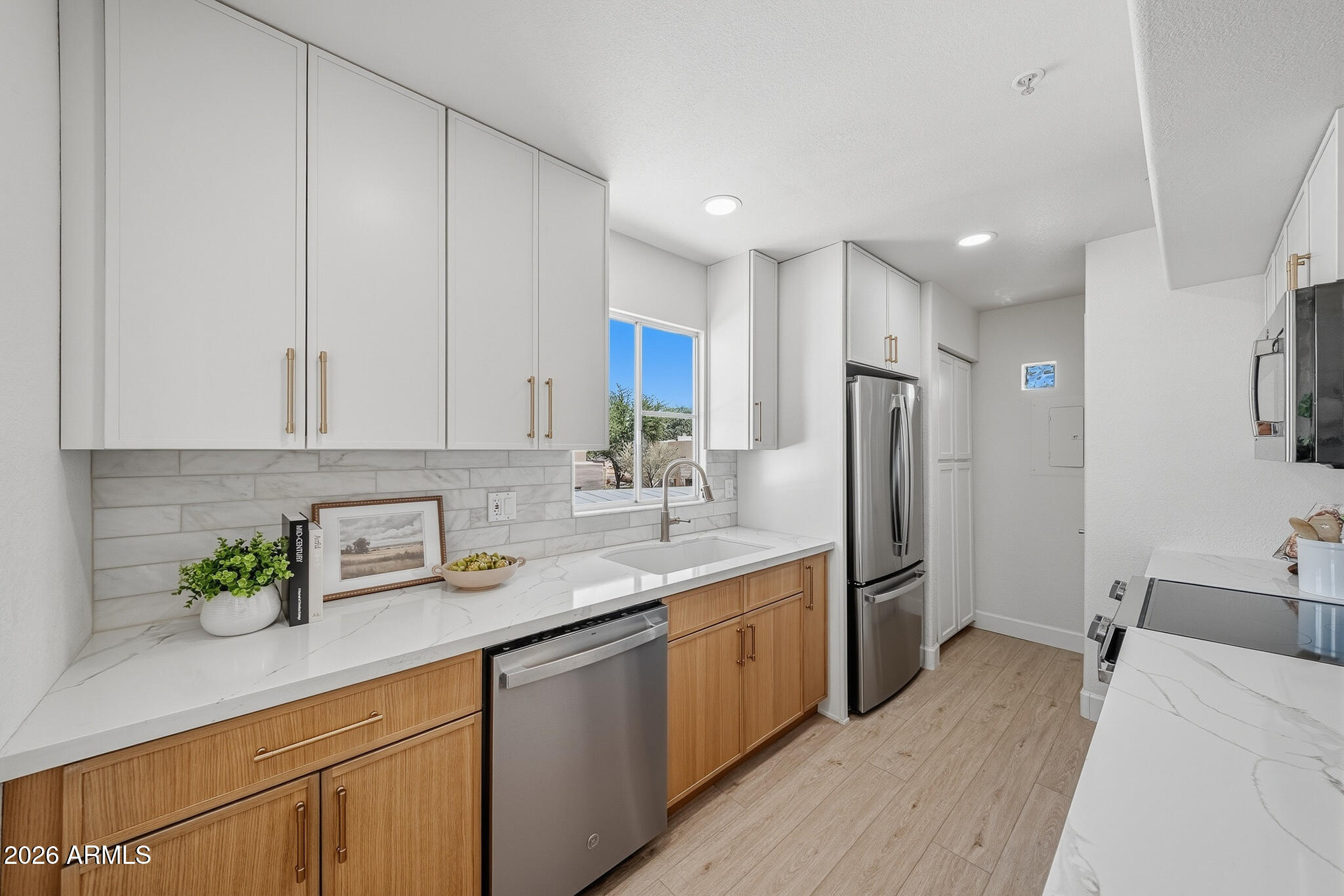 MISSION DEL ARROYOS CONDOMINIUM - Residential