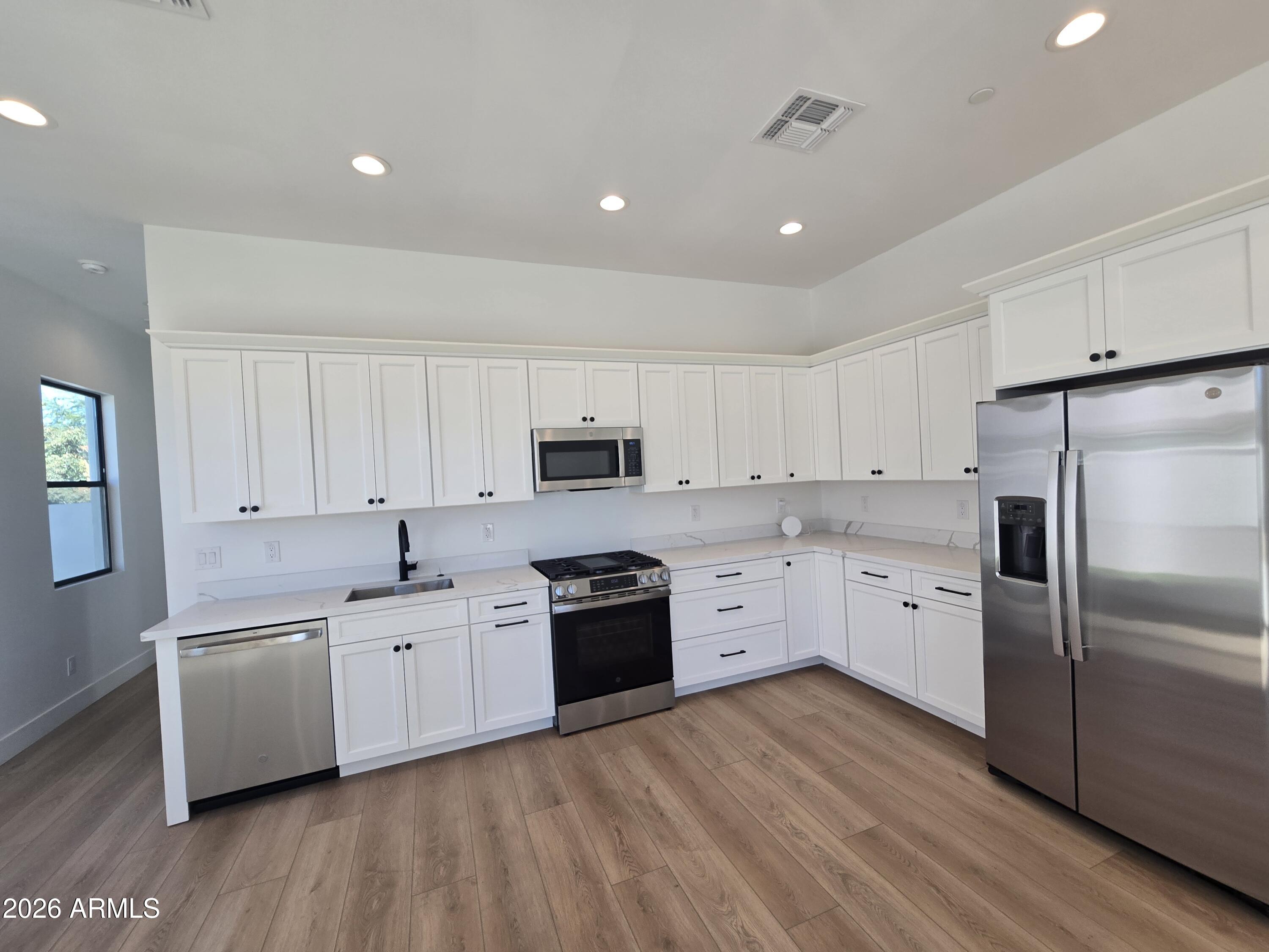RUSSELL RANCH PHASE 3 REPLAT - Residential