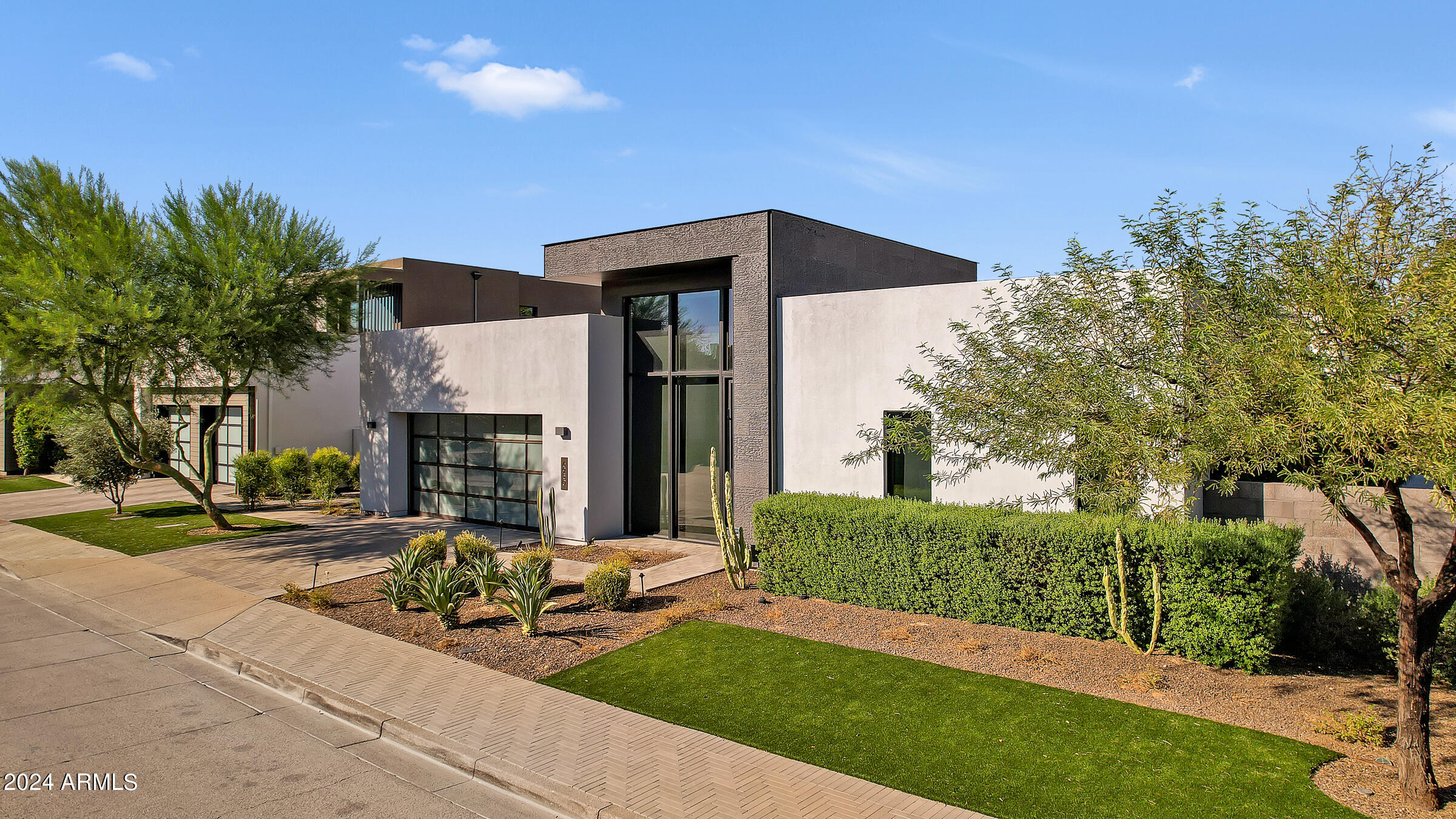 RITZ-CARLTON PARCEL B - Residential