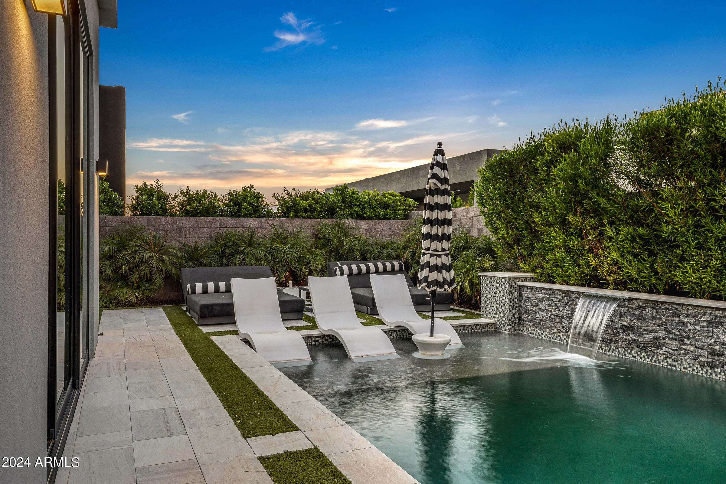 RITZ-CARLTON PARCEL B - Residential