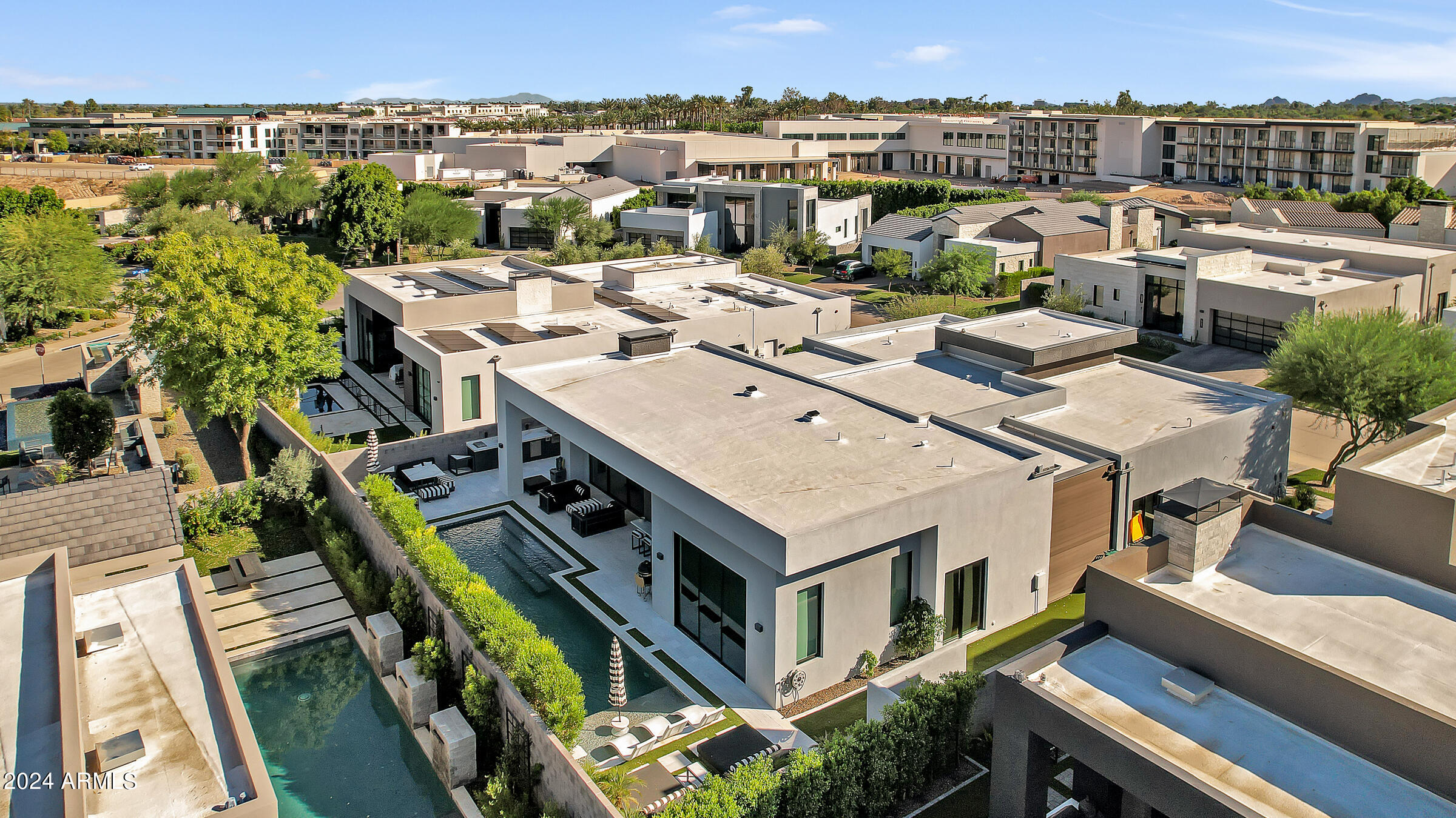RITZ-CARLTON PARCEL B - Residential