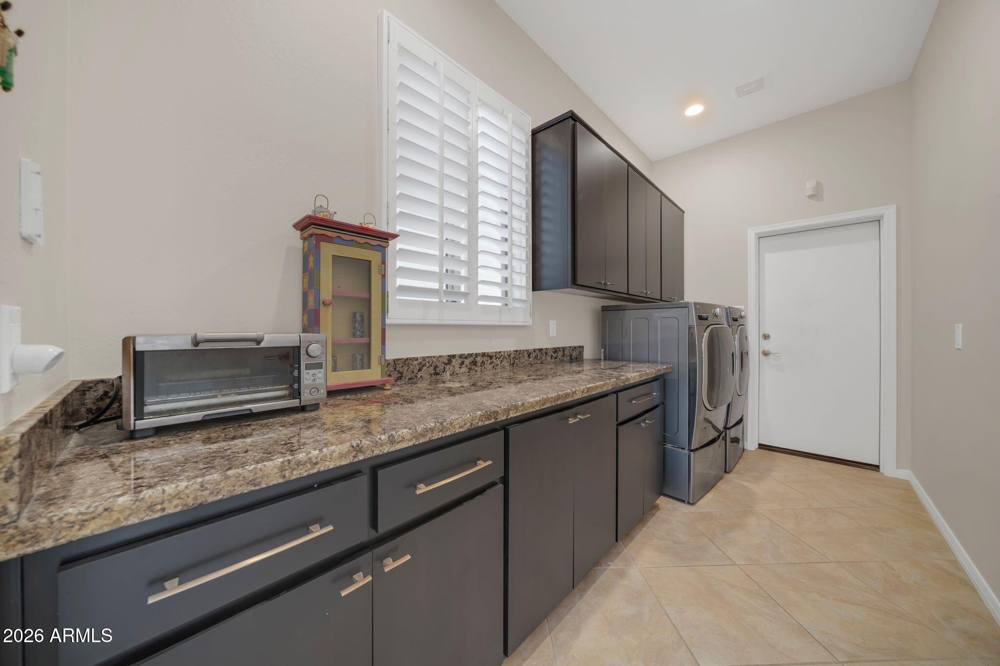 100 Hills - Residential