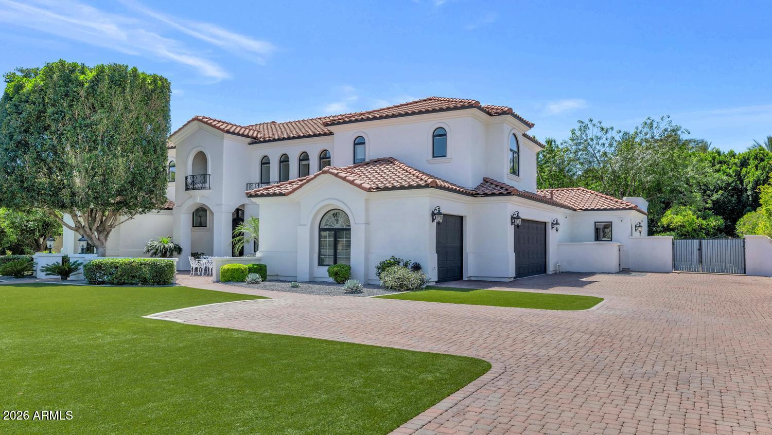 CITRUS MANOR - Residential