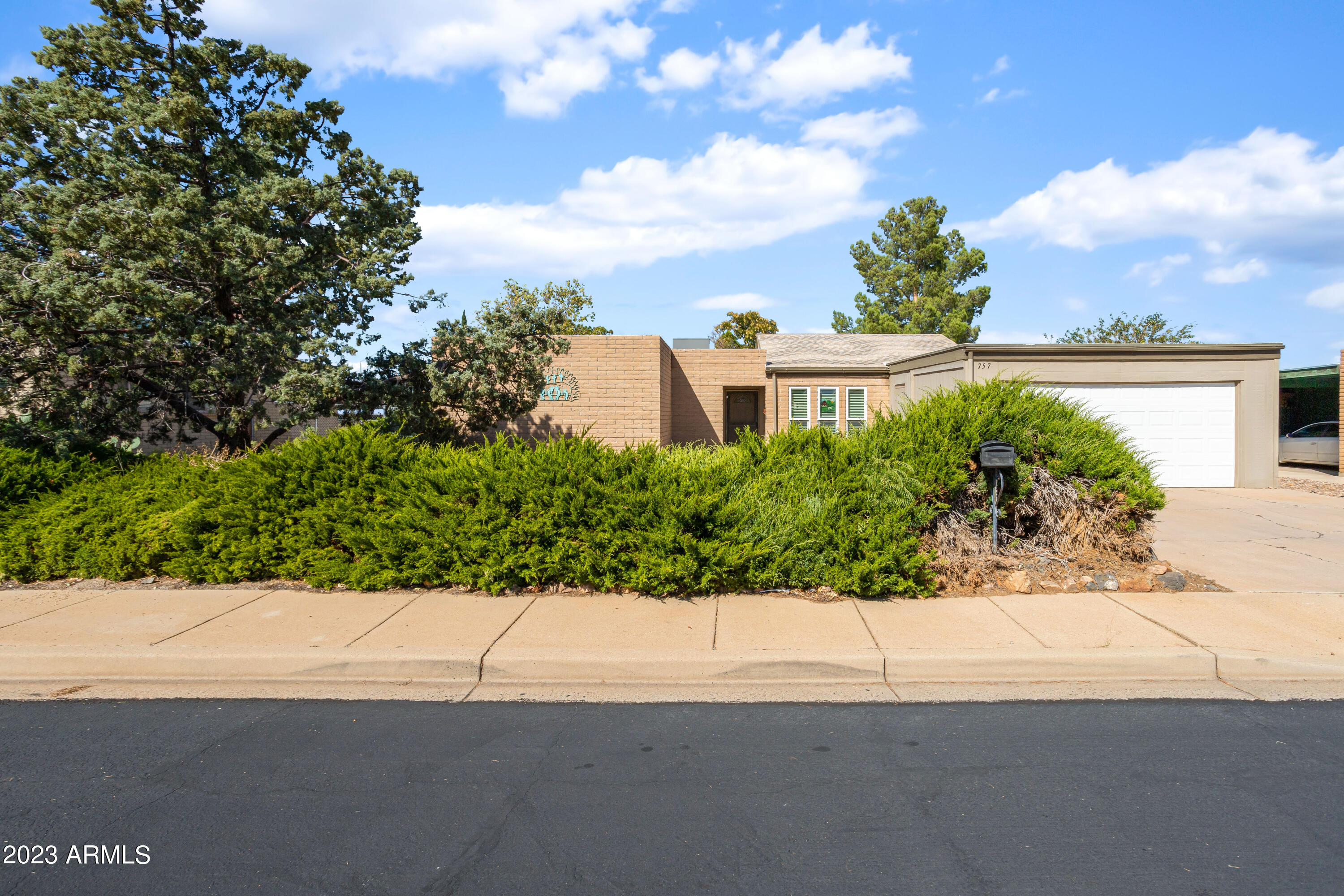THE MEADOWS - Residential