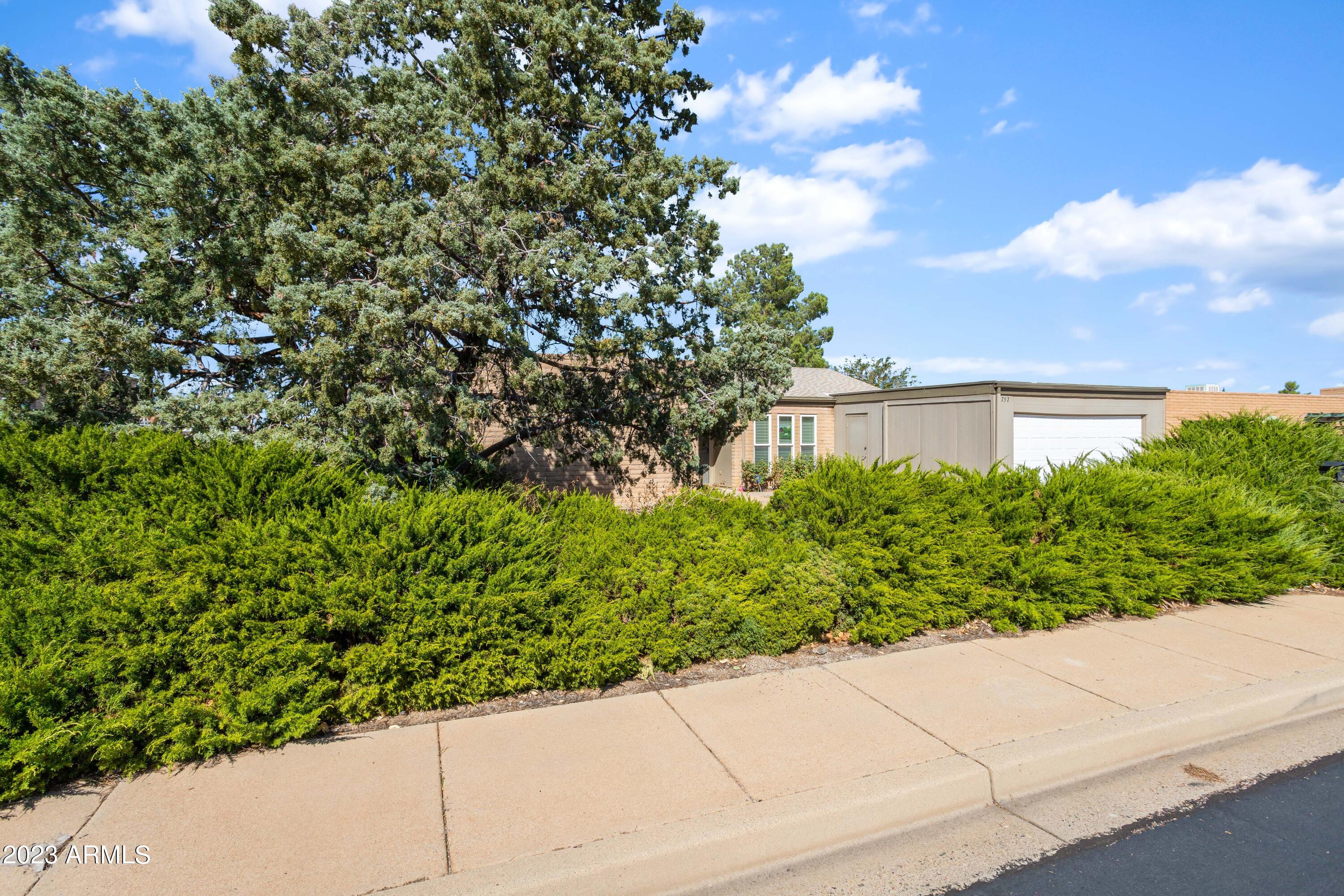 THE MEADOWS - Residential