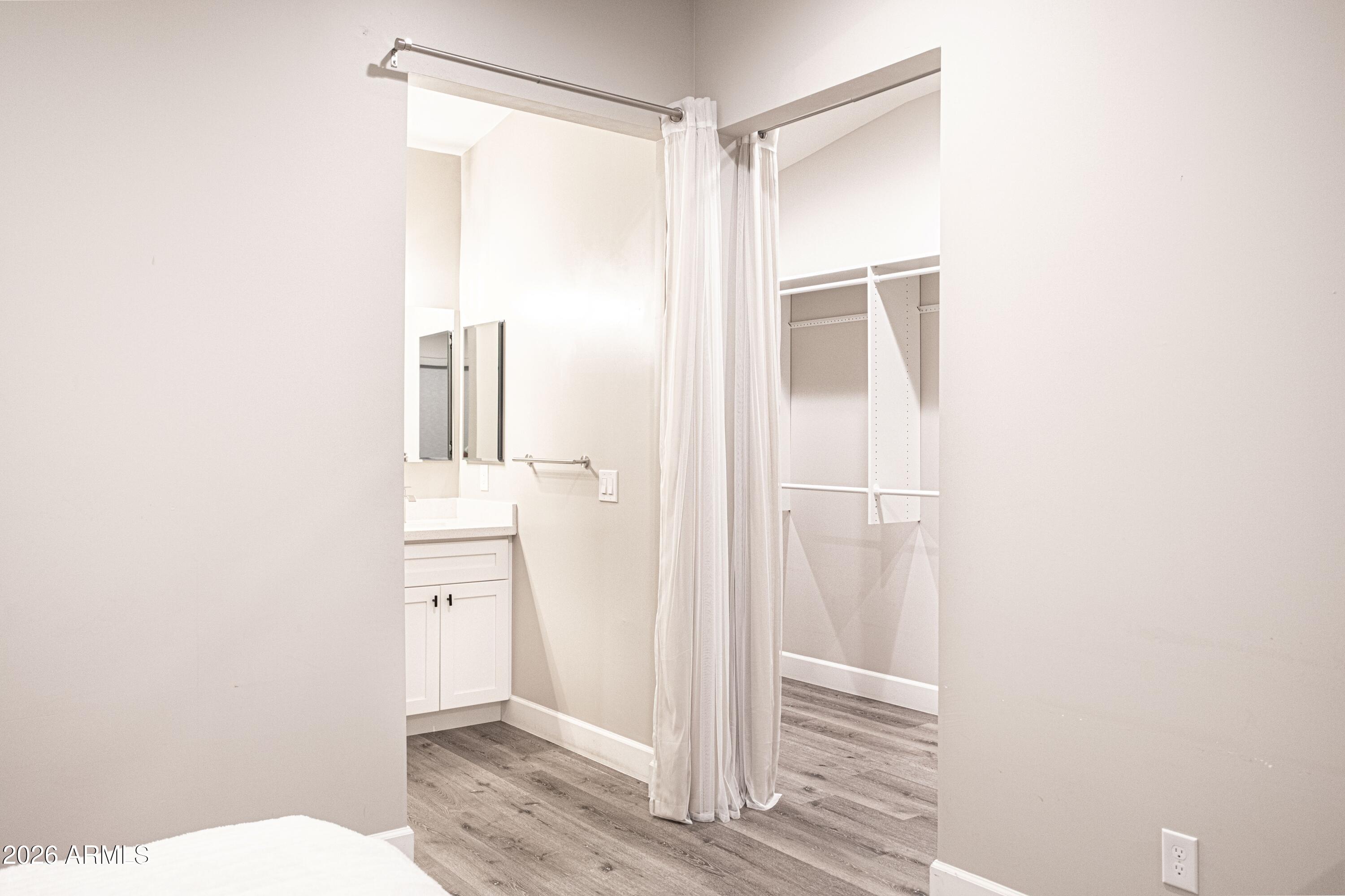 ROMOLA 46 BLKS 4900-4907 4924-4937 4954-4961 - Residential