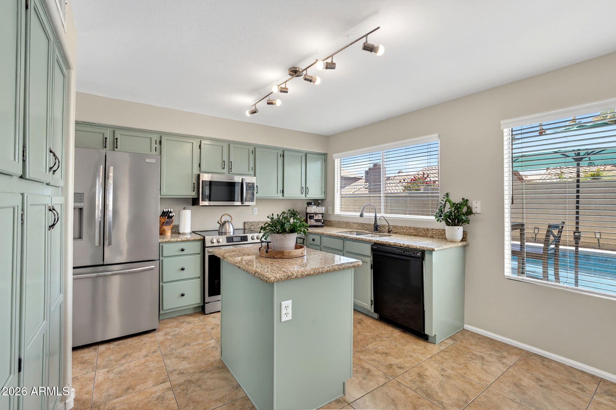 NEWPORT AT MOUNTAINSIDE AMD LOT 1-109 - Residential