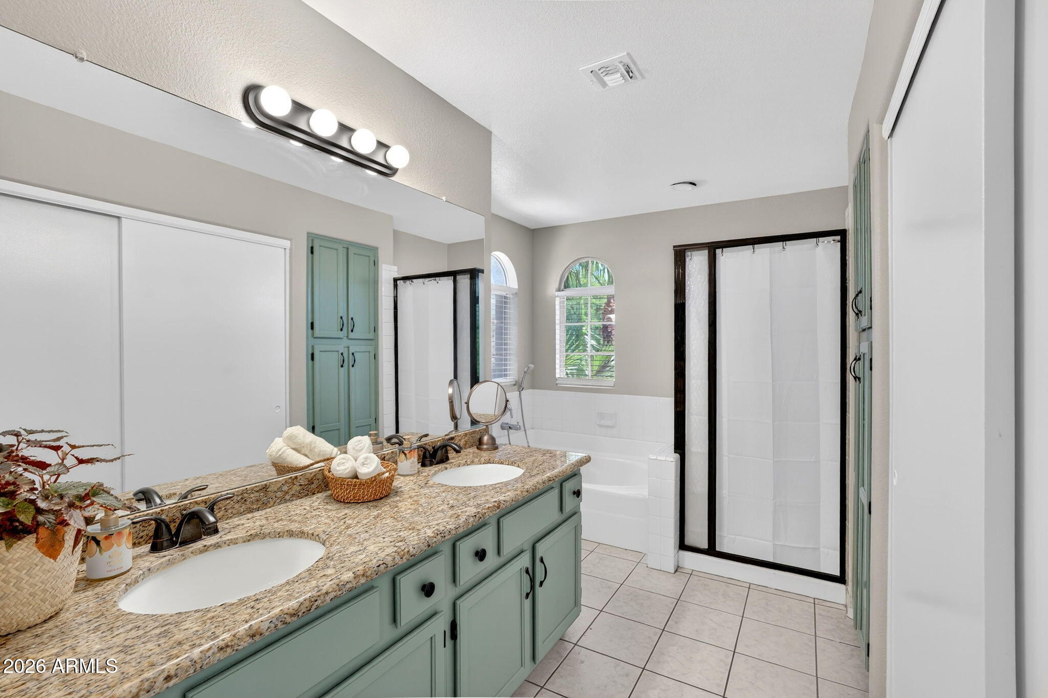 NEWPORT AT MOUNTAINSIDE AMD LOT 1-109 - Residential
