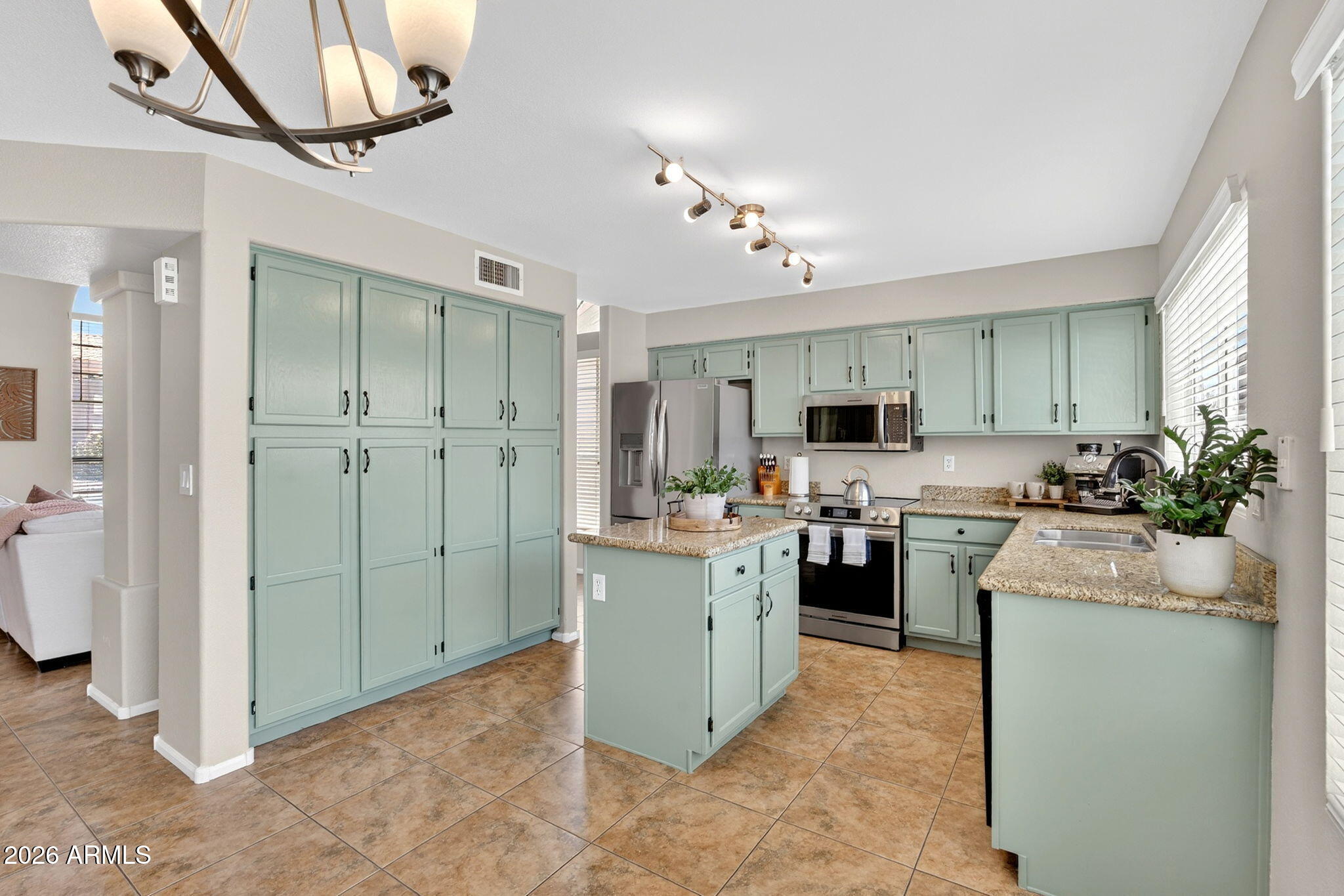 NEWPORT AT MOUNTAINSIDE AMD LOT 1-109 - Residential