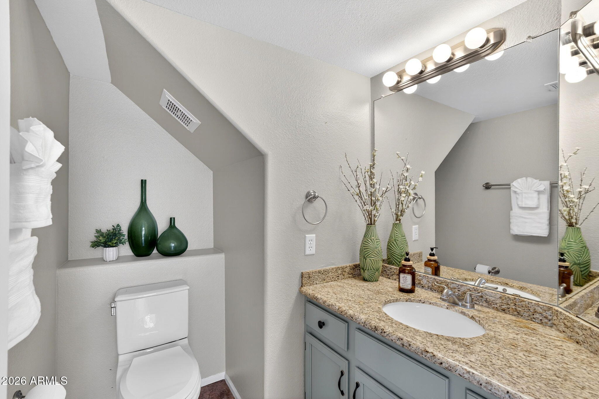 NEWPORT AT MOUNTAINSIDE AMD LOT 1-109 - Residential
