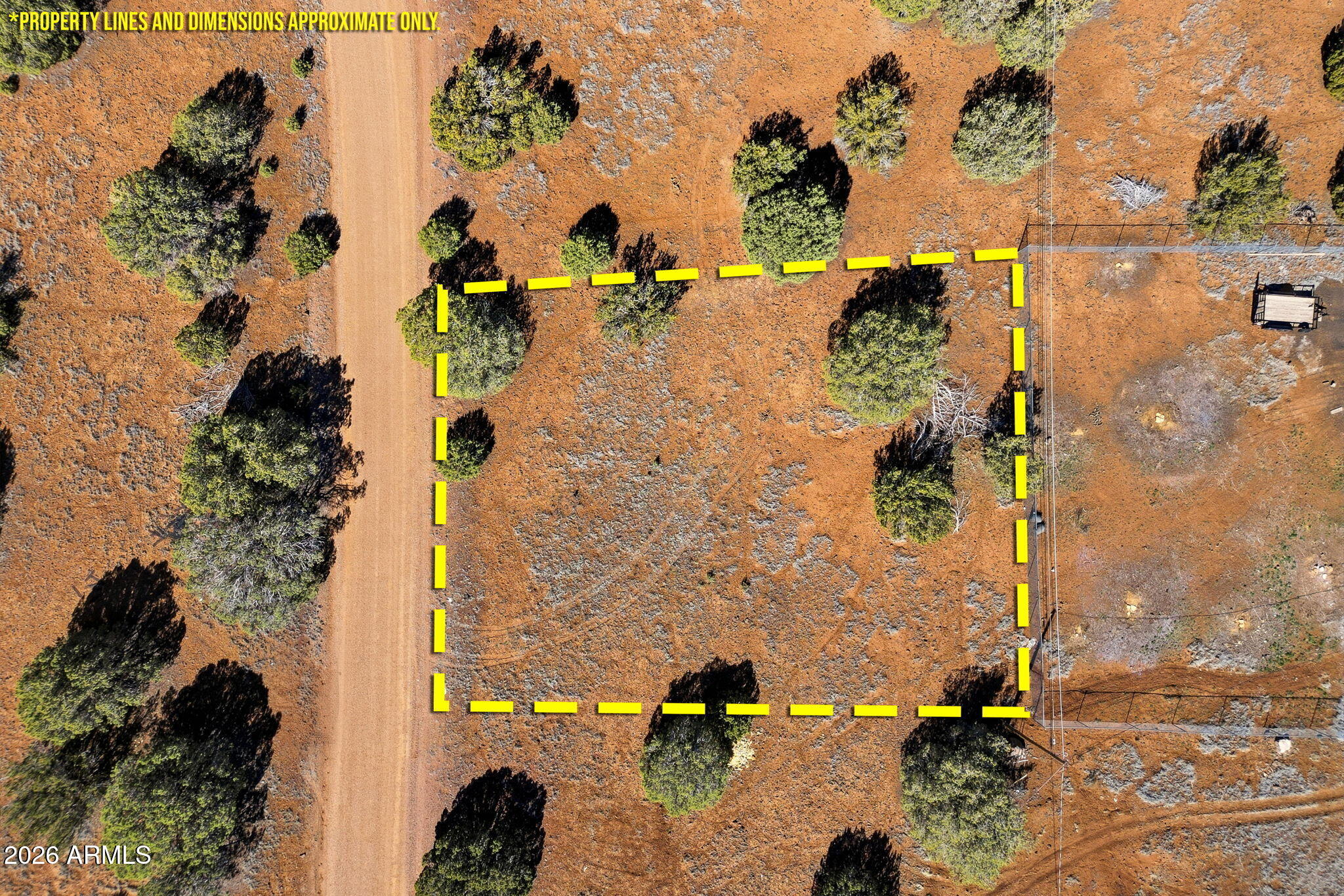 WHITE MOUNTAIN LAKE ESTATES - Land