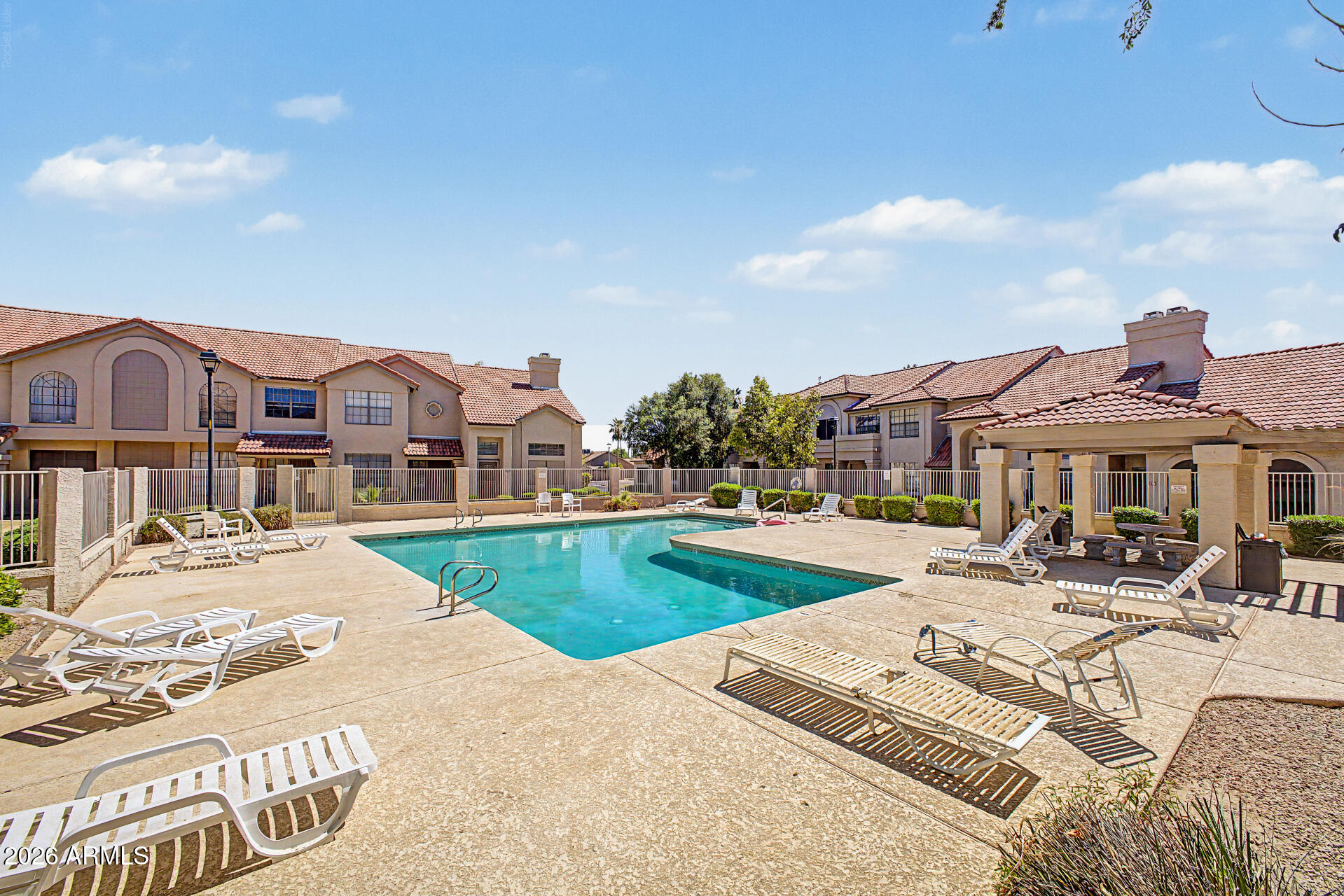 TOWNES AT SOUTH MEADOW - Residential