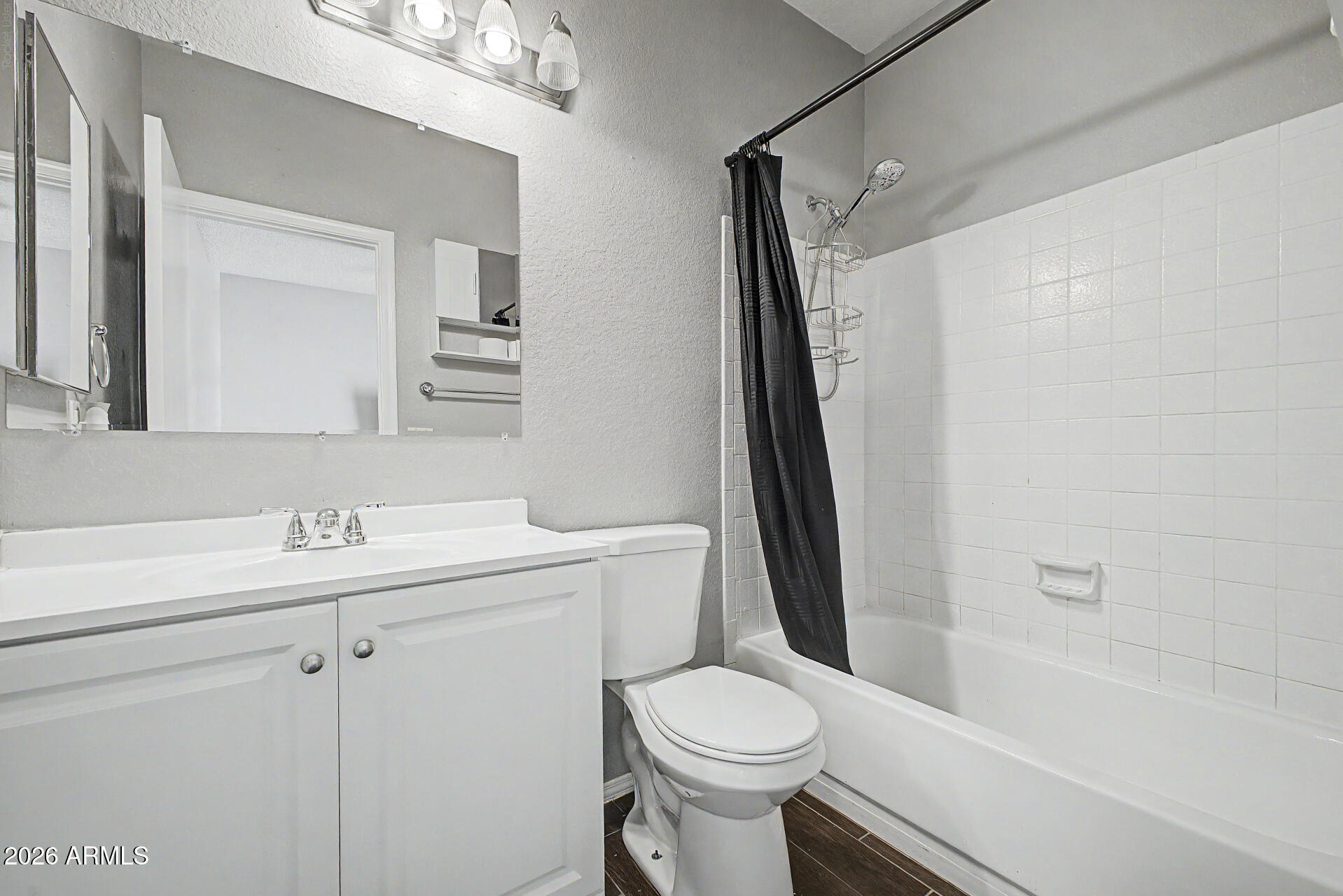 TOWNES AT SOUTH MEADOW - Residential