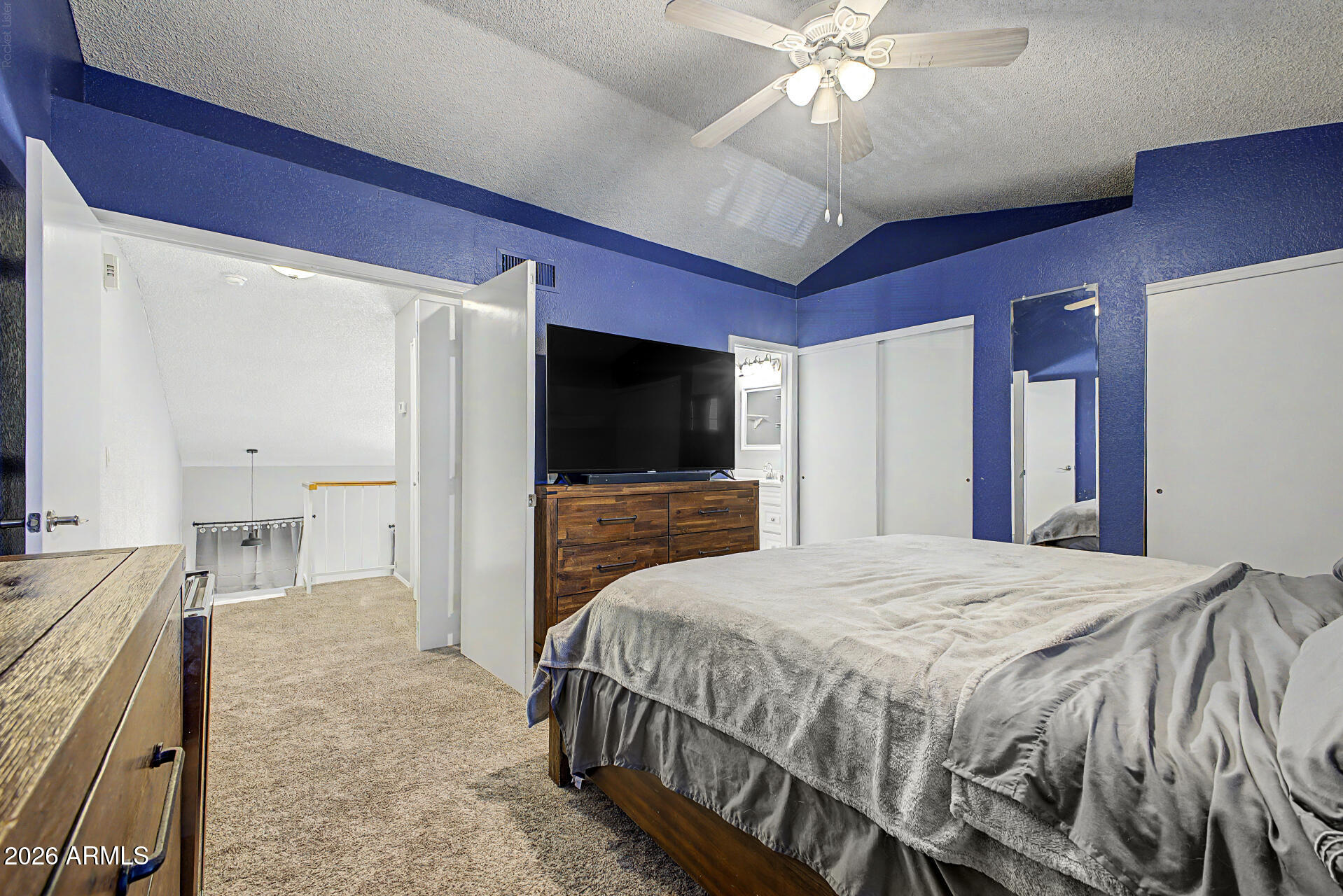TOWNES AT SOUTH MEADOW - Residential
