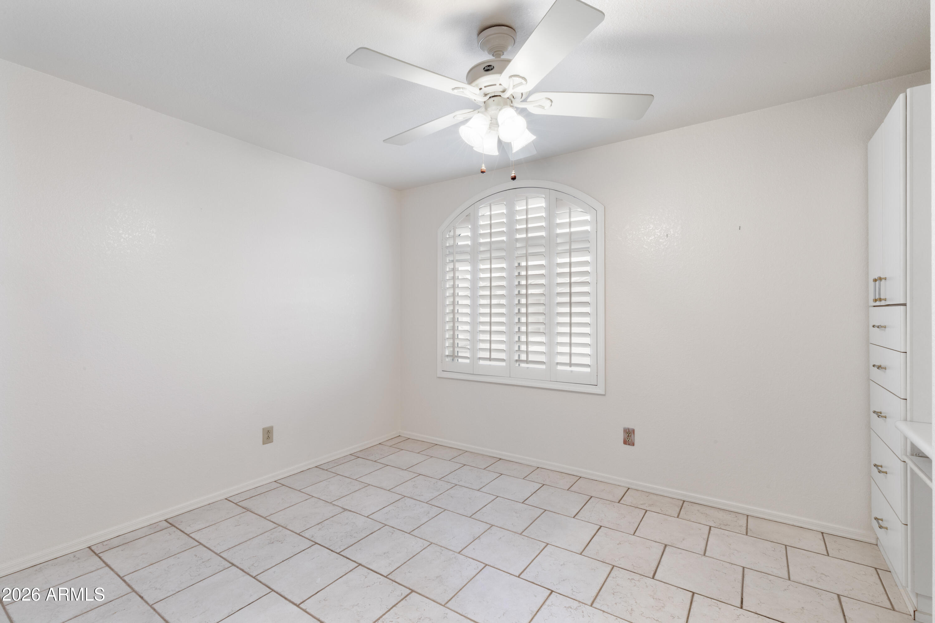 SUNBIRD UNIT ELEVEN - Residential
