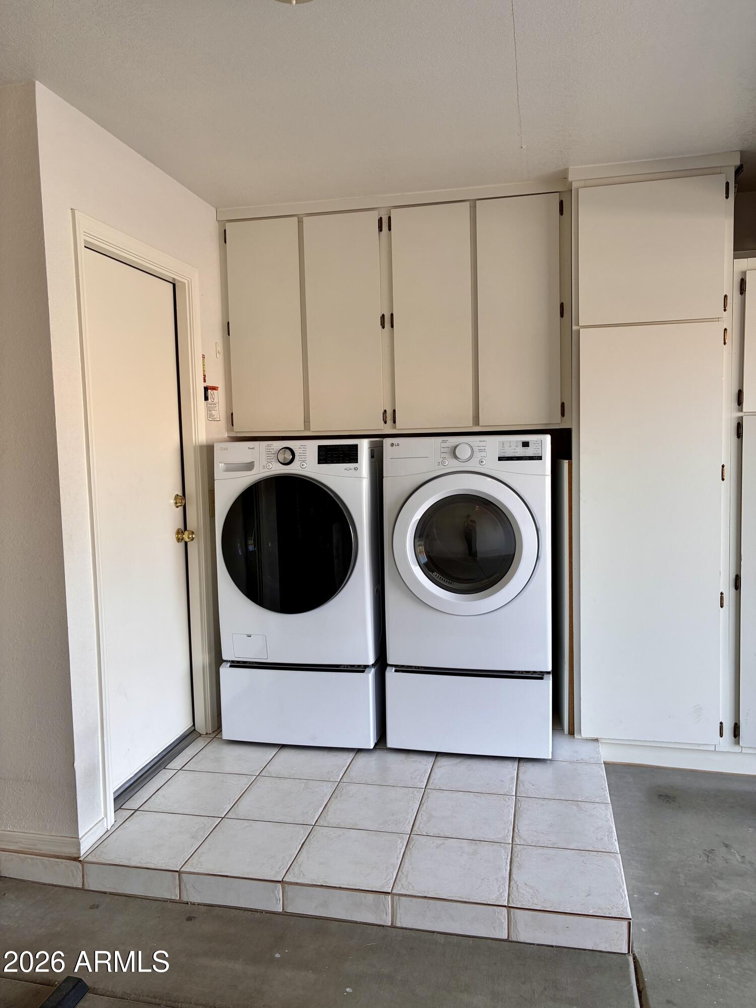 SUNBIRD UNIT ELEVEN - Residential