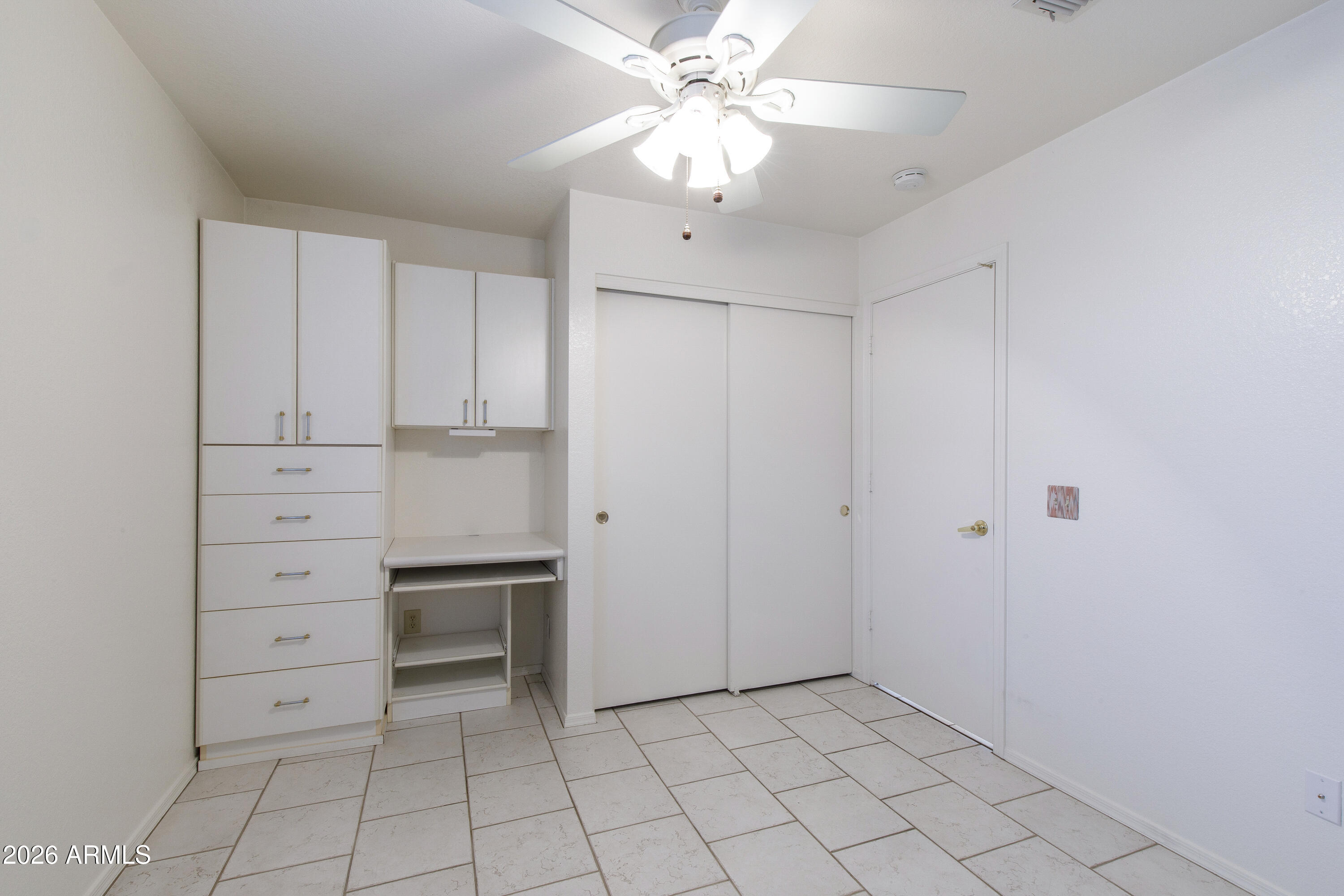SUNBIRD UNIT ELEVEN - Residential