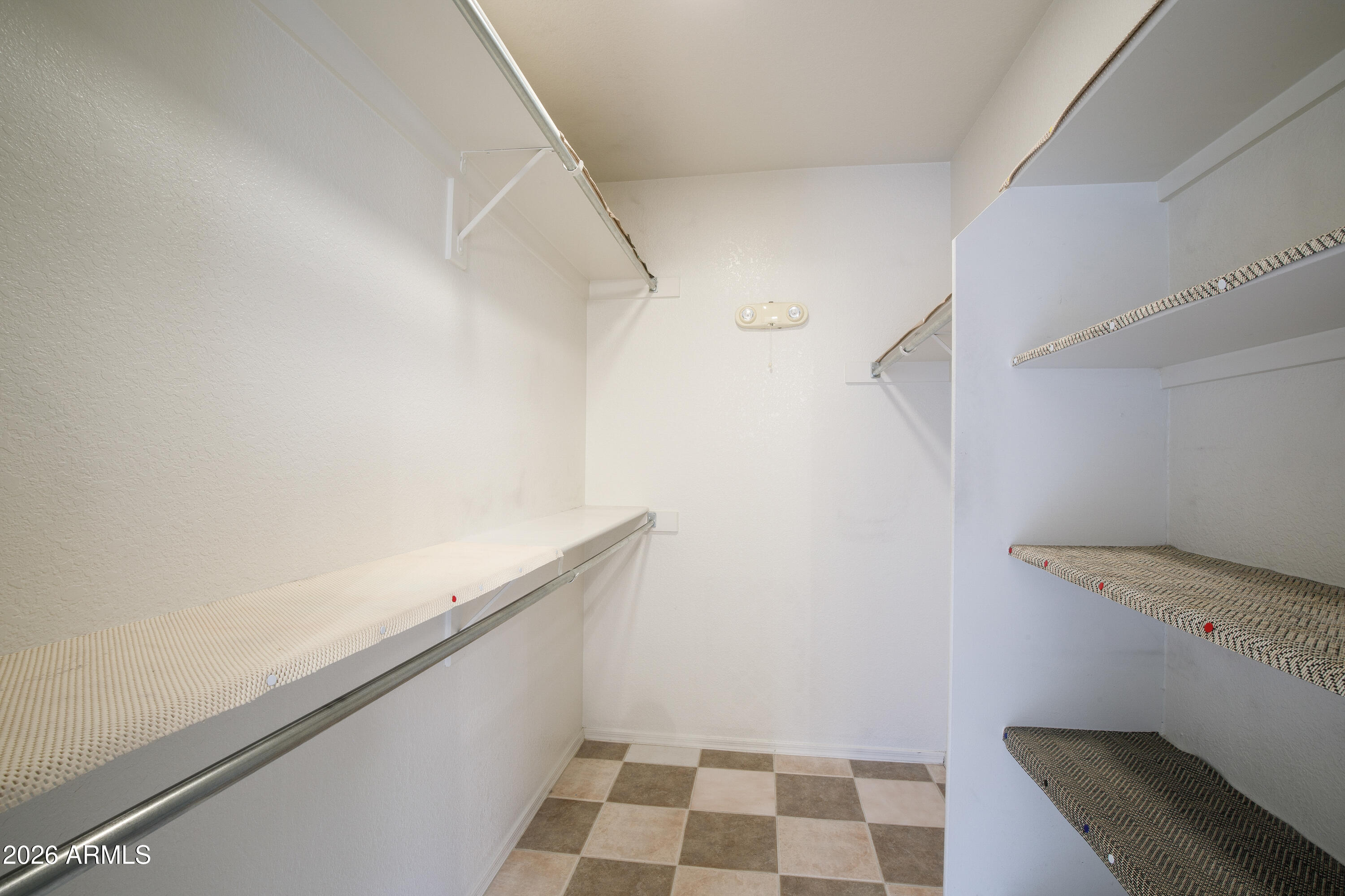 SUNBIRD UNIT ELEVEN - Residential