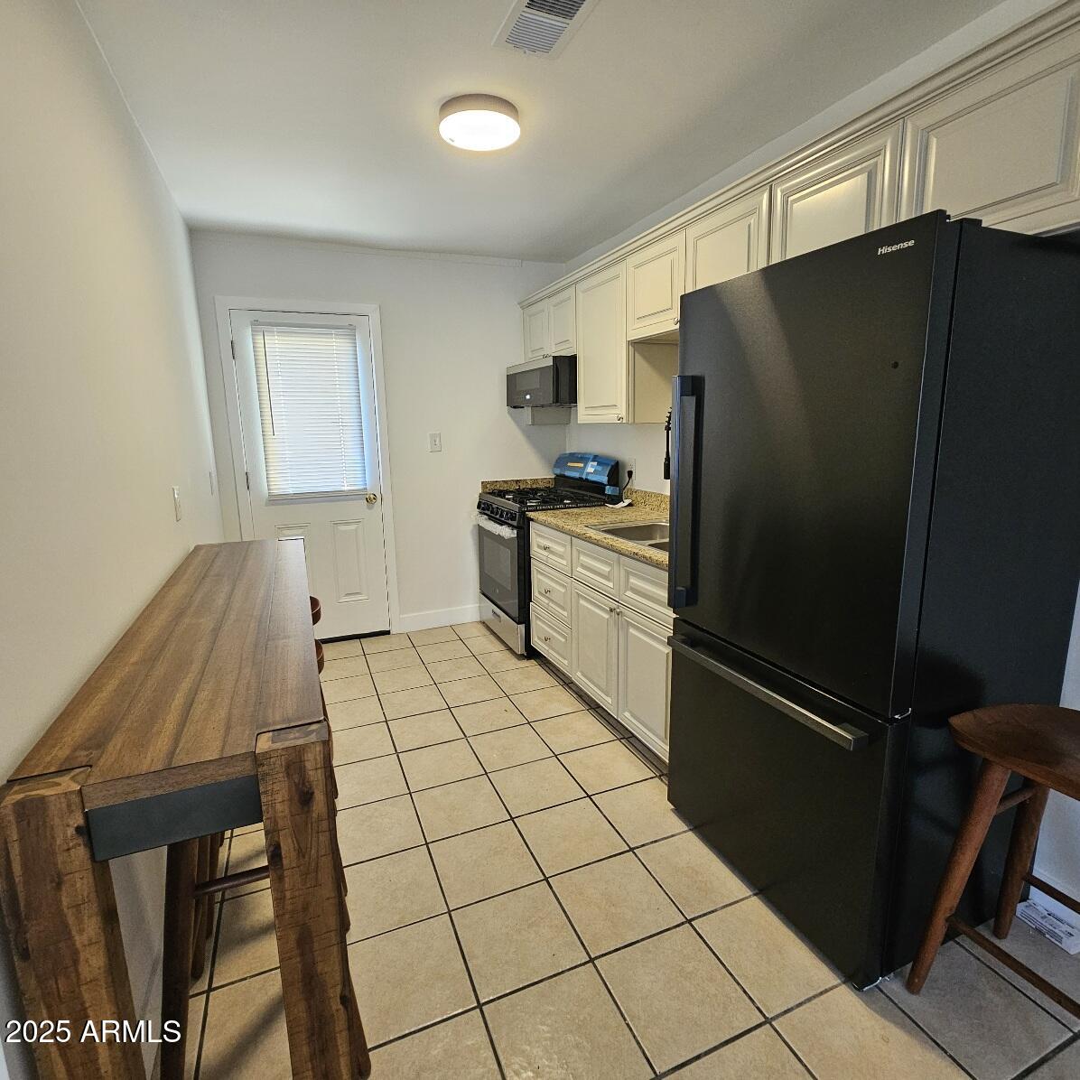 WESTERN VILLA - Residential Income
