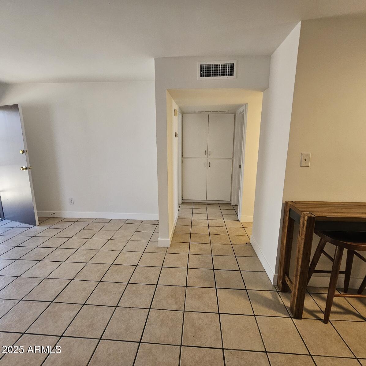 WESTERN VILLA - Residential Income