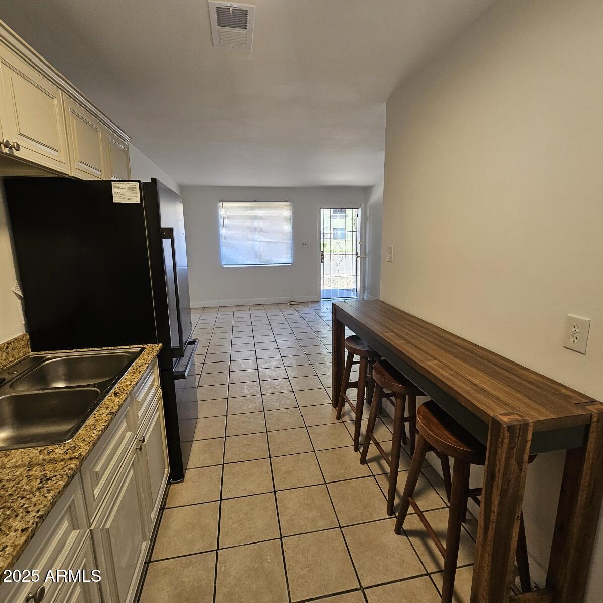 WESTERN VILLA - Residential Income