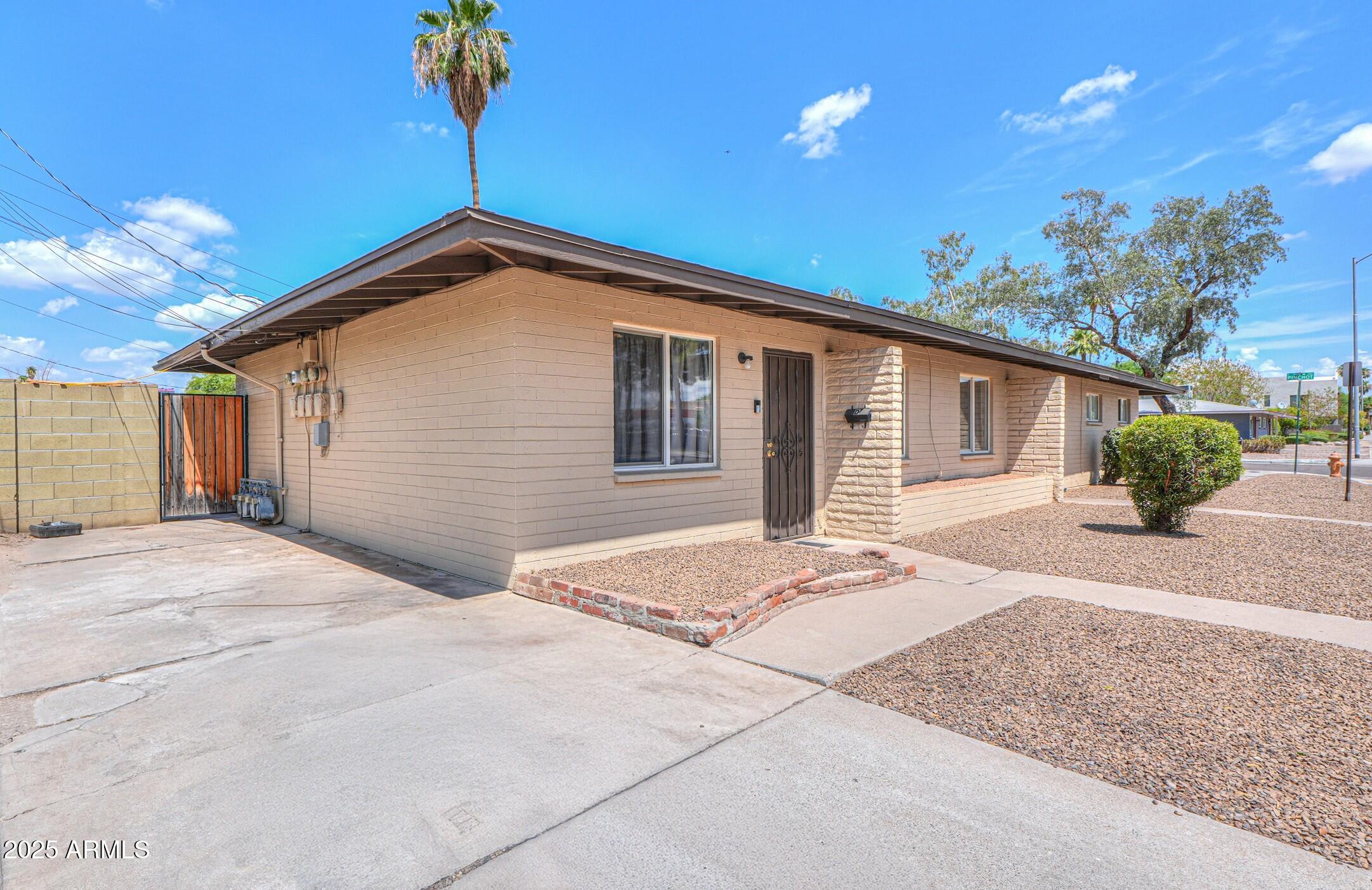 WESTERN VILLA - Residential Income