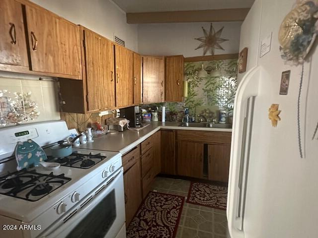 GARDEN CANYON - Residential
