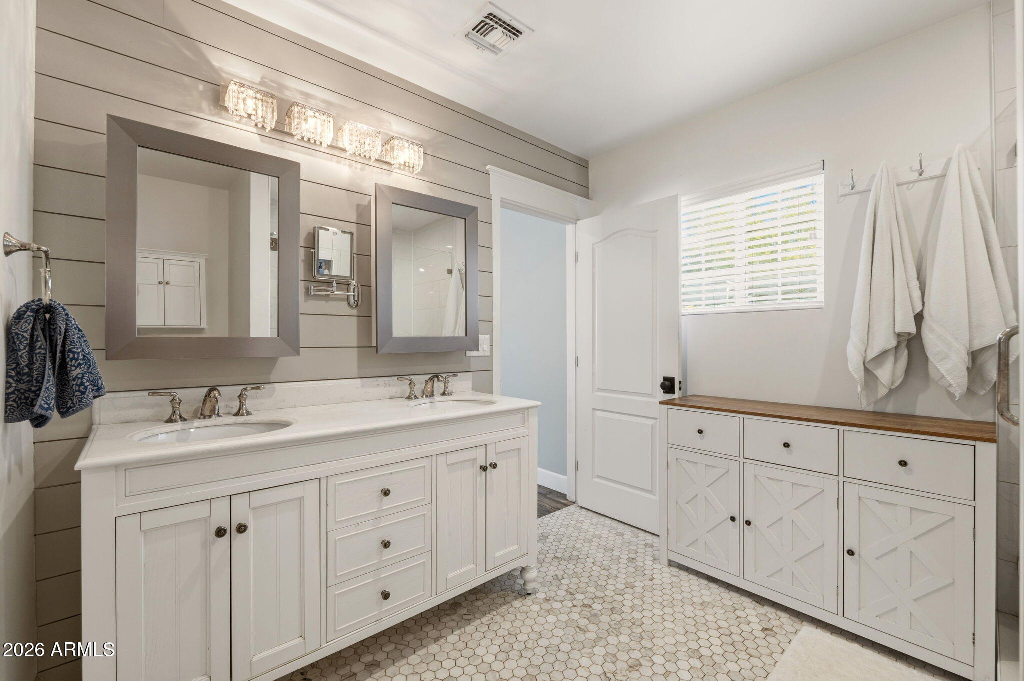 RANCHO VENTURA TR 28 - Residential