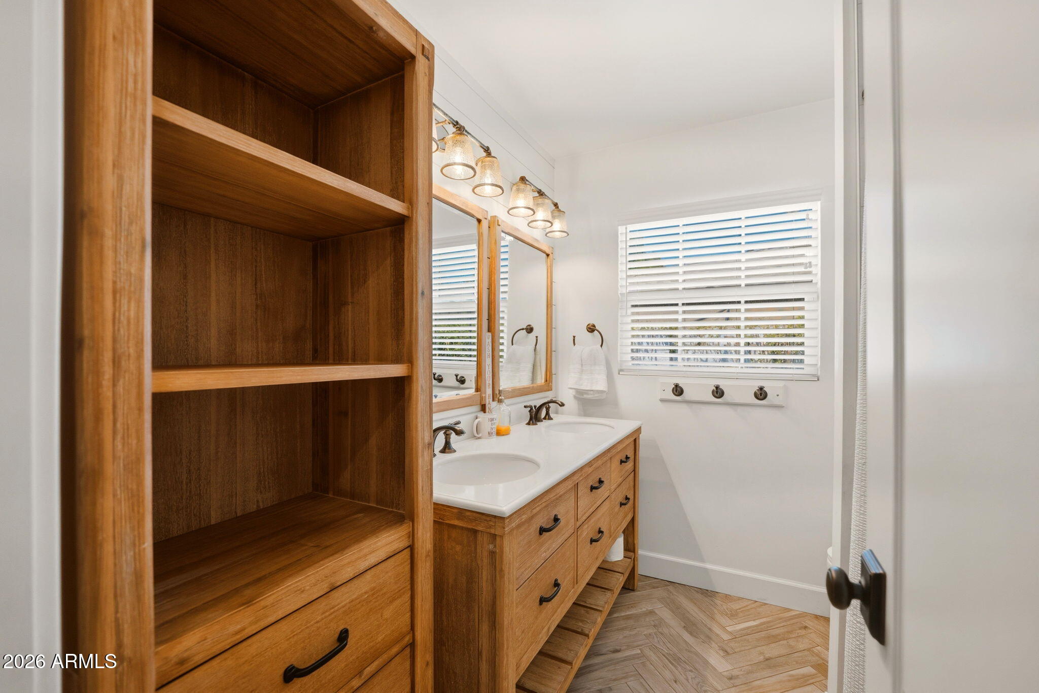 RANCHO VENTURA TR 28 - Residential