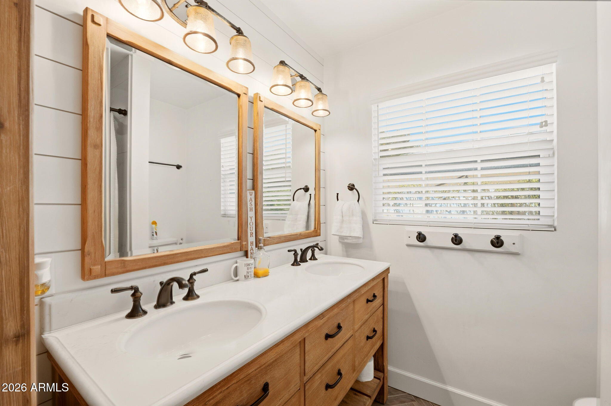 RANCHO VENTURA TR 28 - Residential