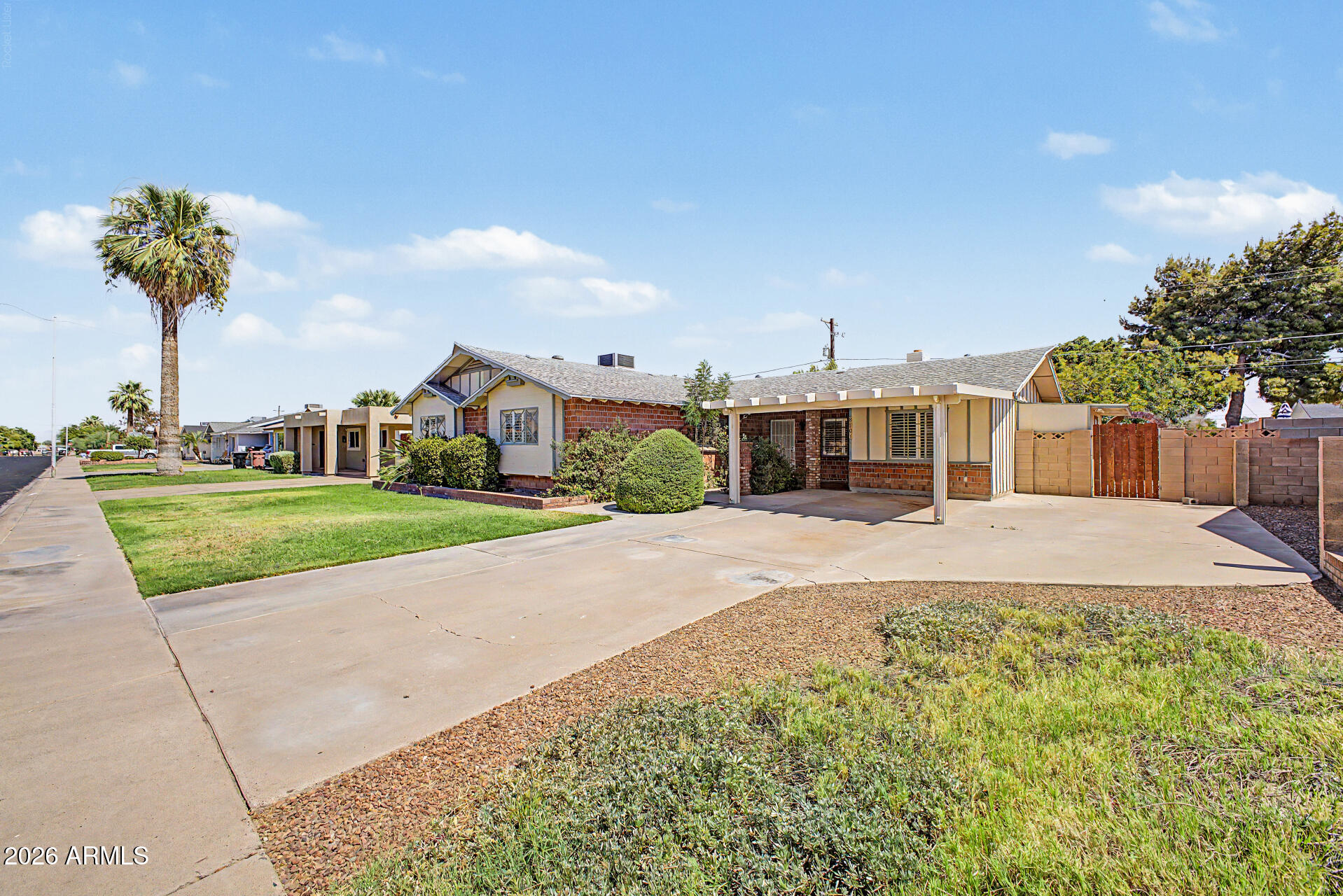 SCOTTSDALE ESTATES - Residential Lease