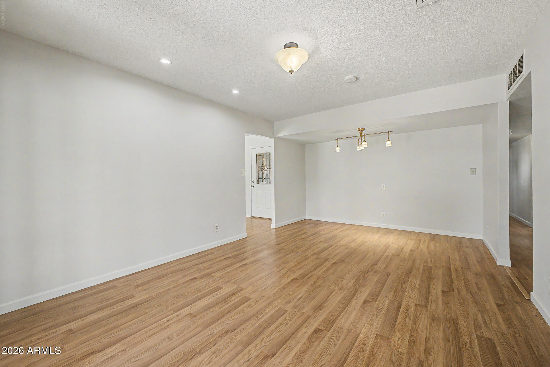 SCOTTSDALE ESTATES - Residential Lease