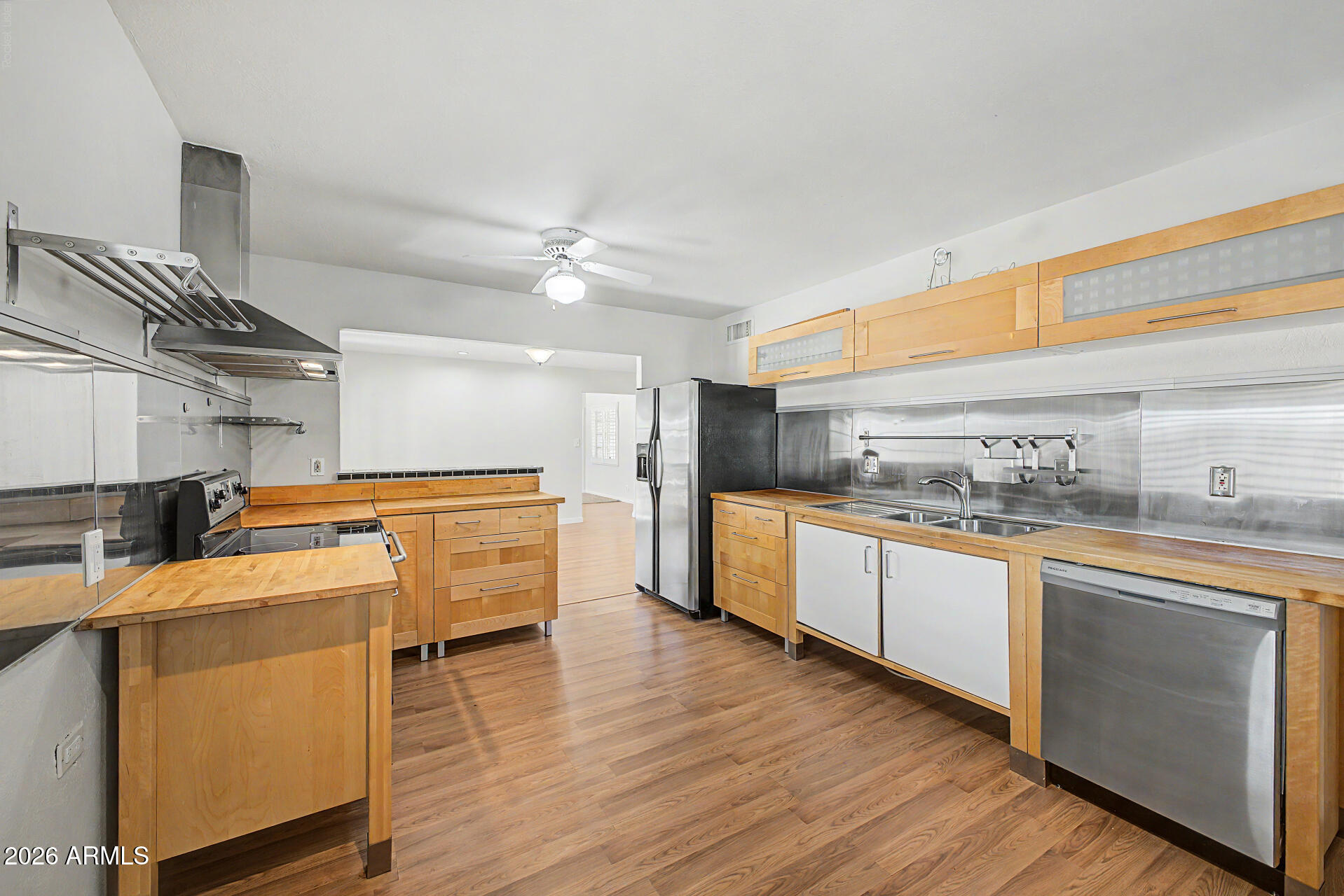 SCOTTSDALE ESTATES - Residential Lease