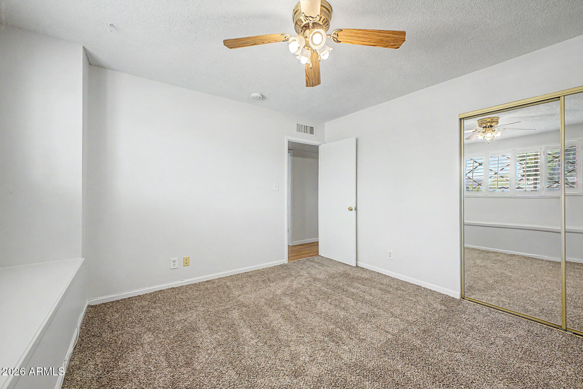 SCOTTSDALE ESTATES - Residential Lease