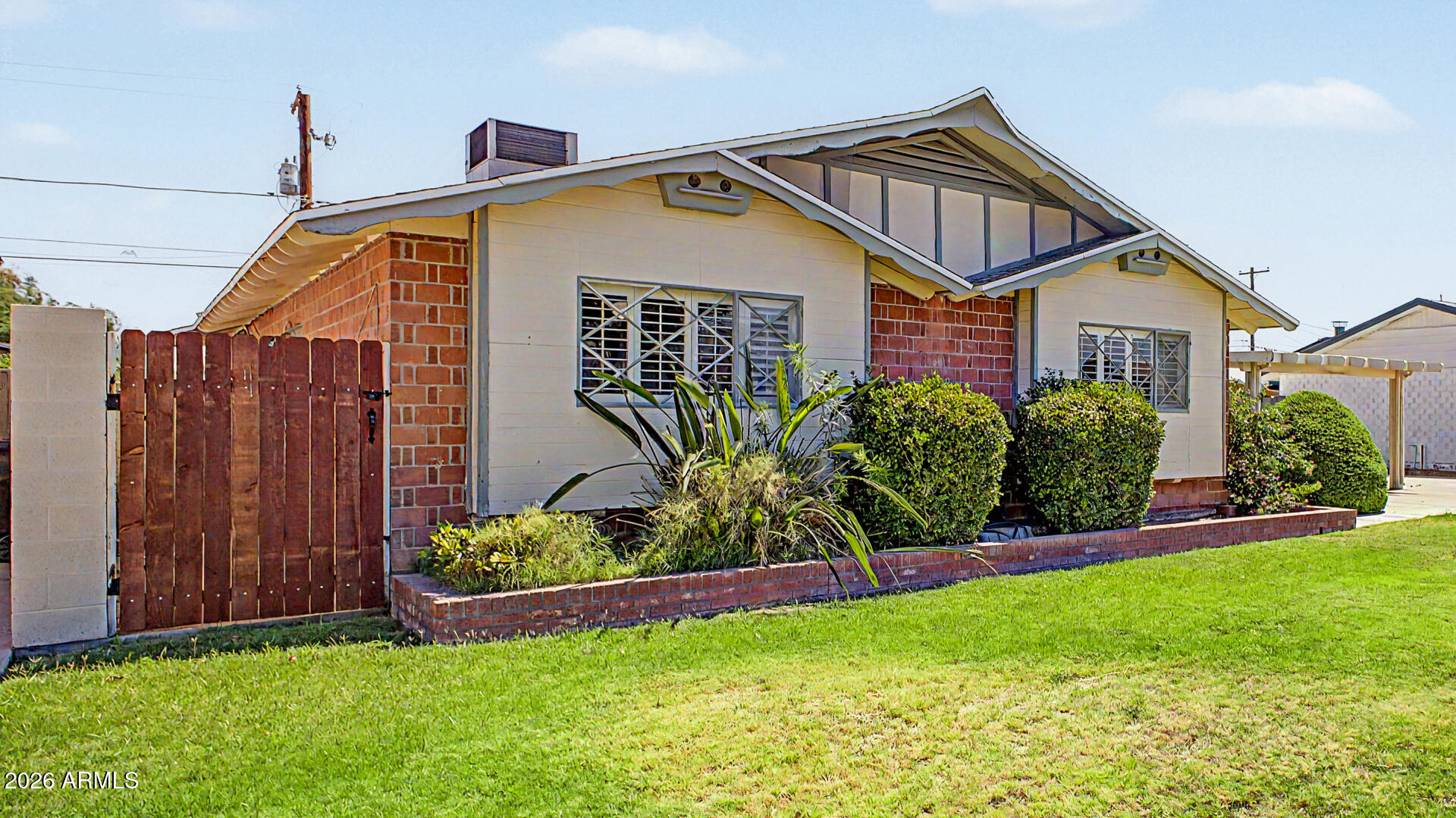 SCOTTSDALE ESTATES - Residential Lease
